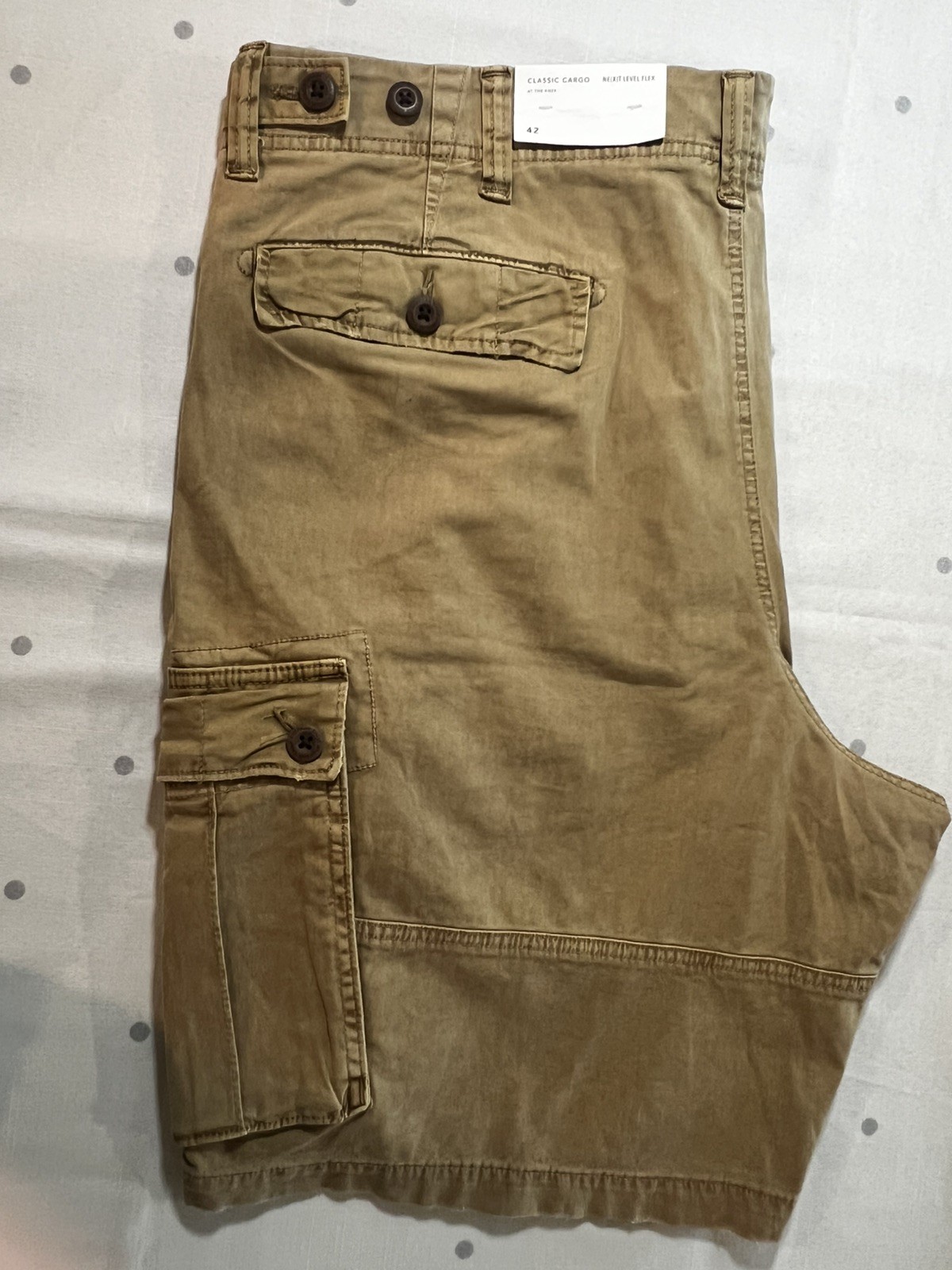 American Eagle Next Level Flex Classic Cargo Shorts Khaki Men’s Size 42 NWT