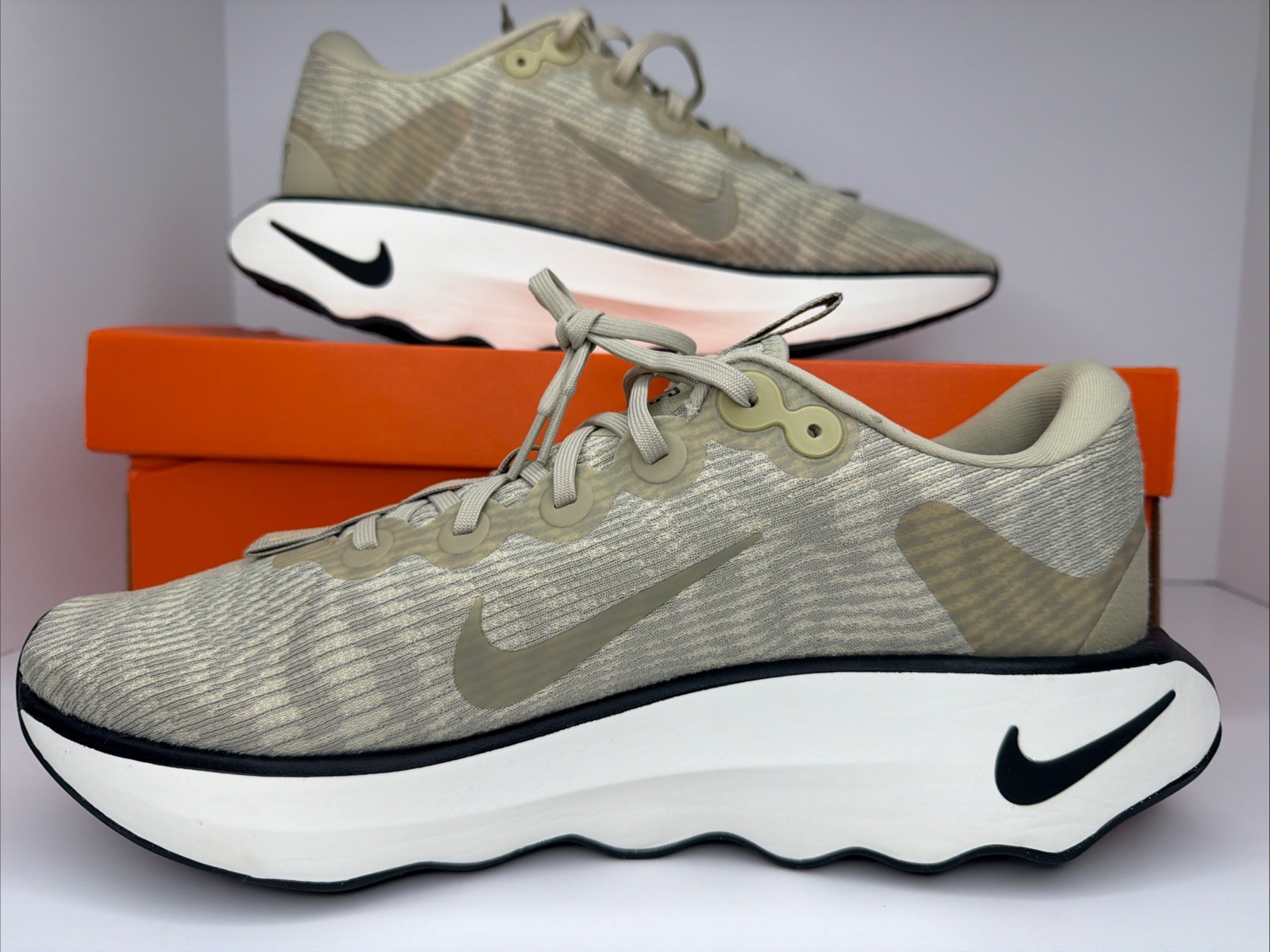 Nike Motiva Mens DV1237 – Desert Khaki 200 Sz 13
