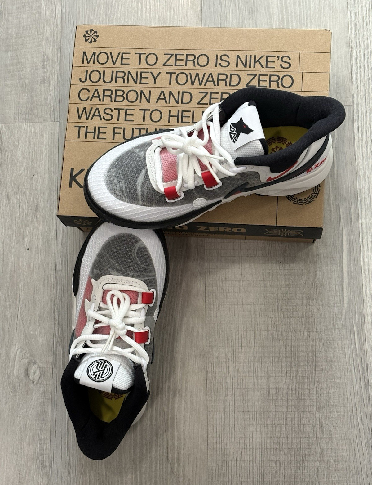 Nike Kyrie 8 Kyrie Irving White/Gray/Red/Black Low Top Sneakers BNWT AT-6/32
