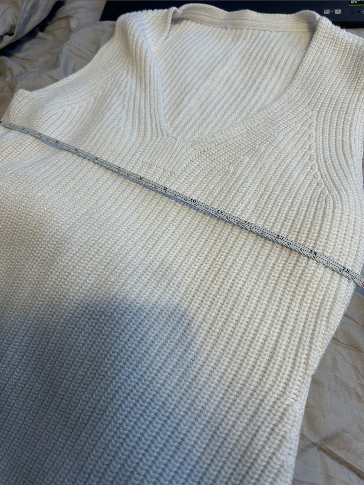 Sleeveless V-Neck Knit in White – Classic Preppy Old Money Capsule Tank Medium