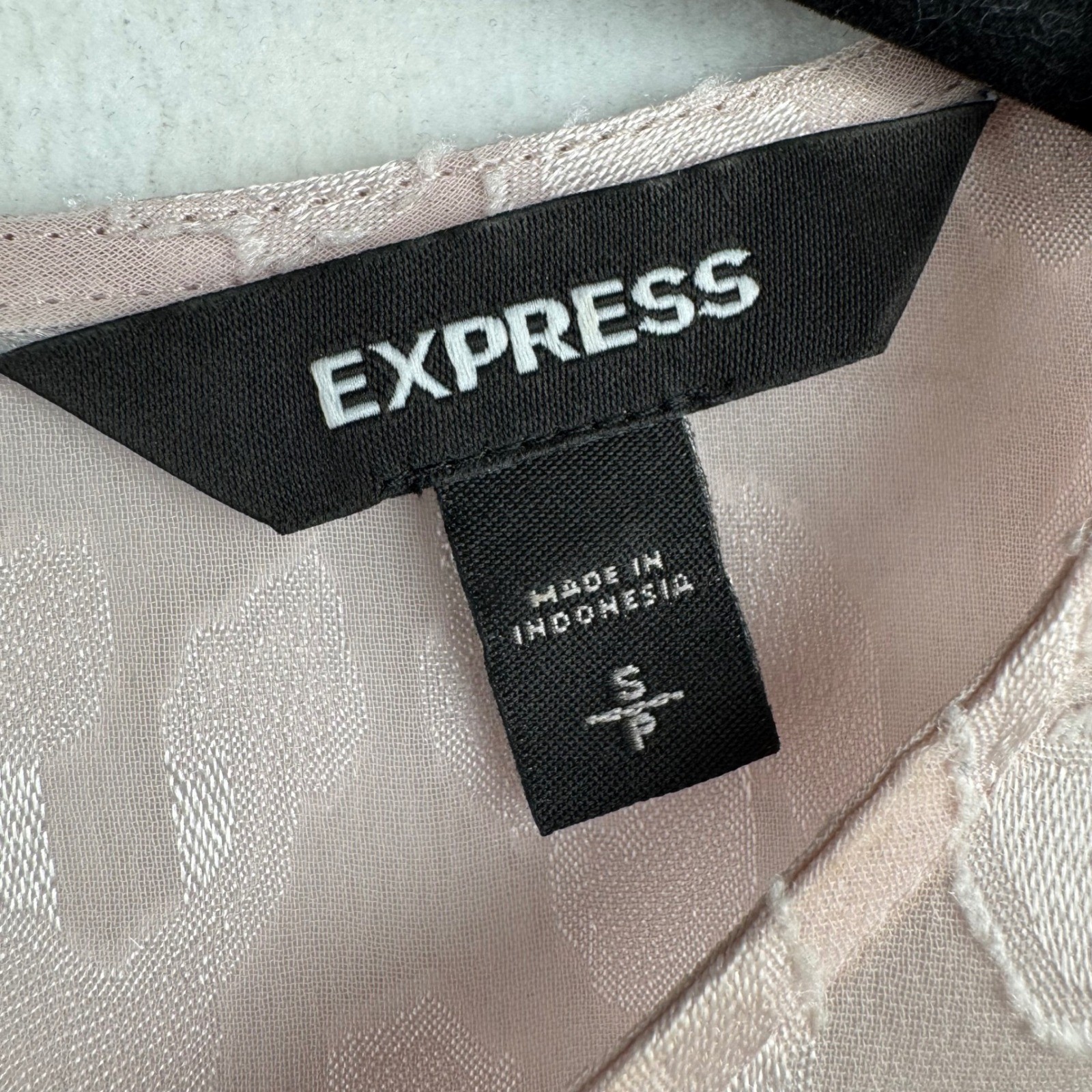 Express Animal Print Blouse Top Small S Pink Long Sleeve Career Casual