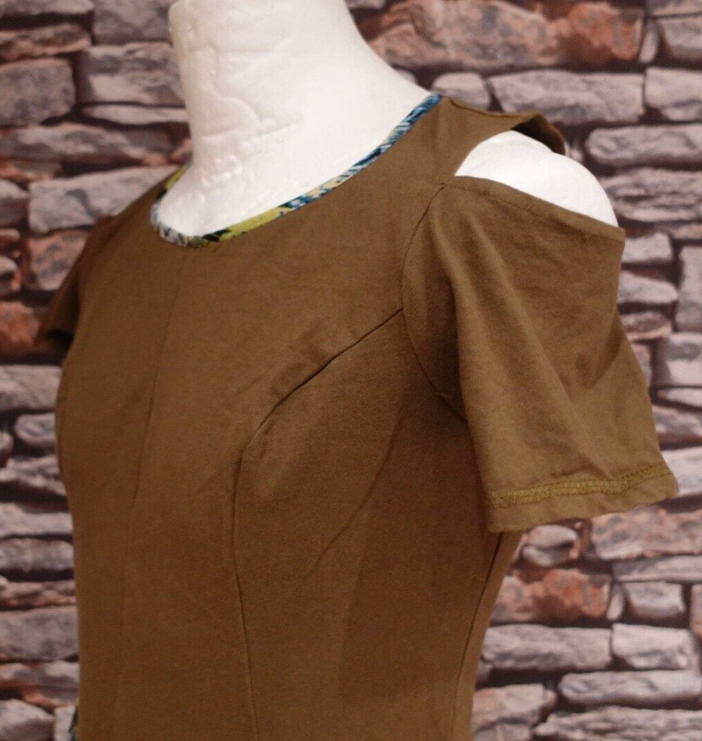 Klass Elegant Stylish Cold Shoulder Dress , Flowing Ruffle Skirt Size 12