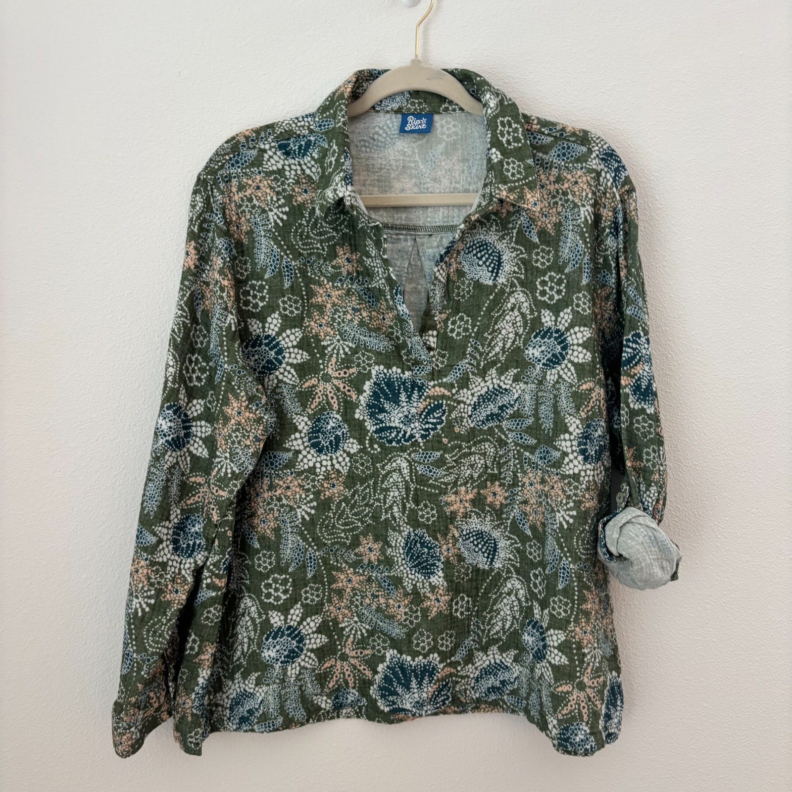 RipSkirt Hawaii Top Women’s XL La Boheme Olive Print Gauzy Roll Tab Sleeve Tunic