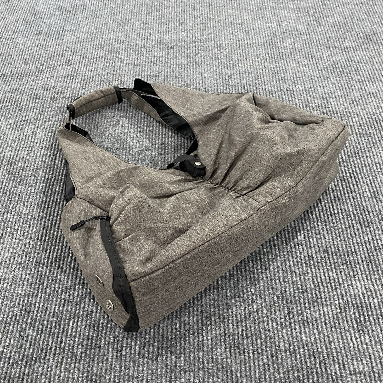DSW Tote Bag Exercise Yoga Duffle Gym Bag Pockets All Over Shoulder Strap