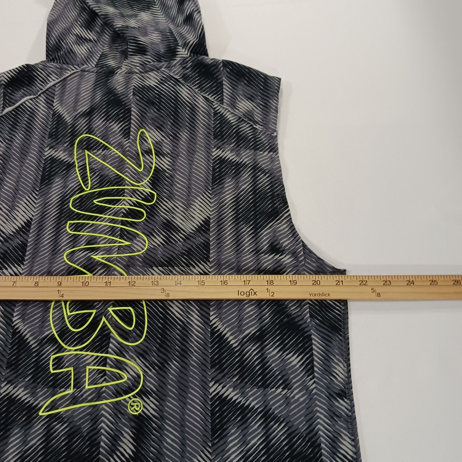 Zumba Wear Mr Right Z2T00259 Men’s Gray Surged Sleeveless Pullover Hoodie Medium