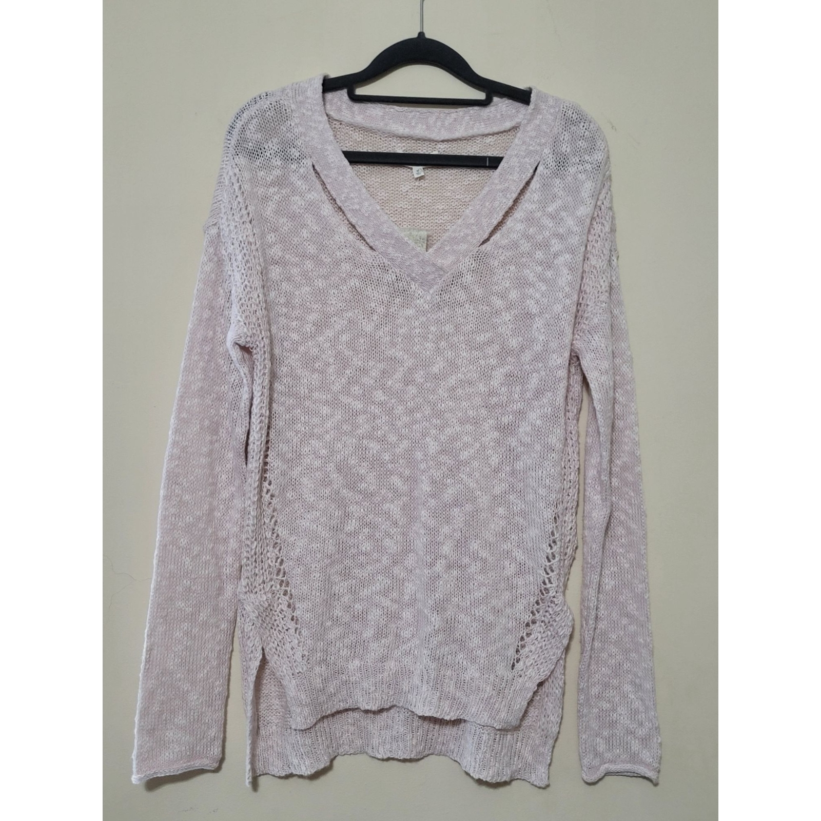 Mudd Womens Sweater Size Medium Pale Pink Pullover V Neck Cut Outs Open Knit NWT