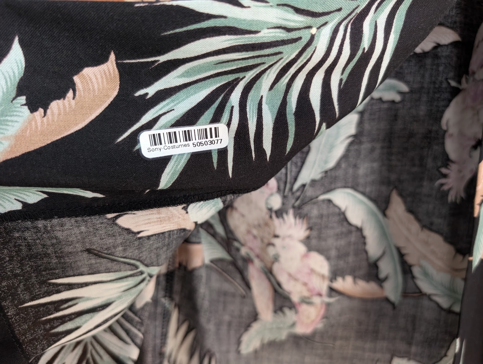 Late 70s Parrot Print Paradise Found Hawaiian Shirt – 100% Rayon – Sony Wardrobe