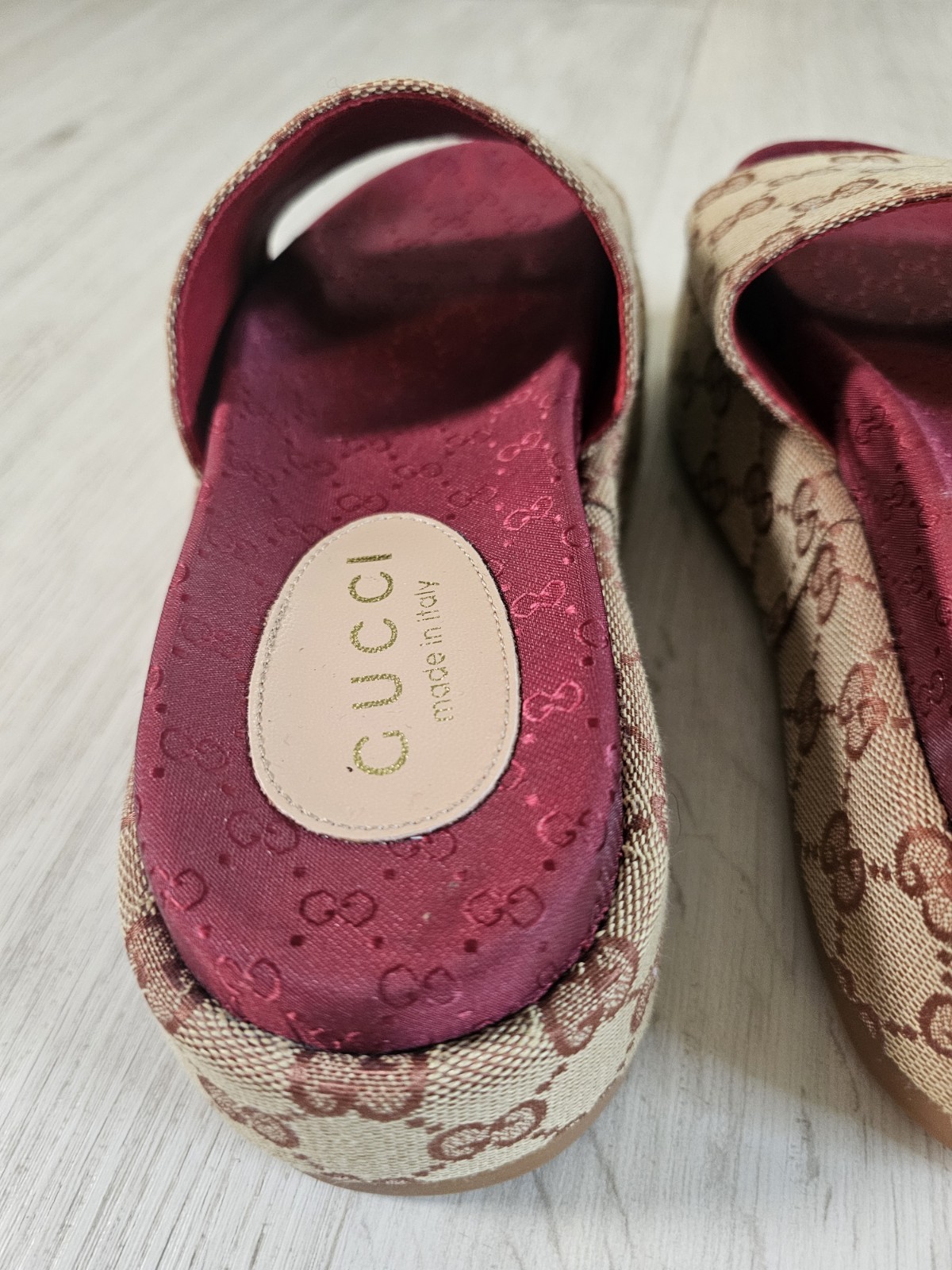Gucci Angelina Burgundy GG Monogram Logo Platform Slide Sandal EU 37 US 7