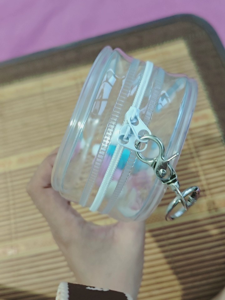 Suitable for 19cm plush toys Transparent Protective Display Pouch Keychain Hot！