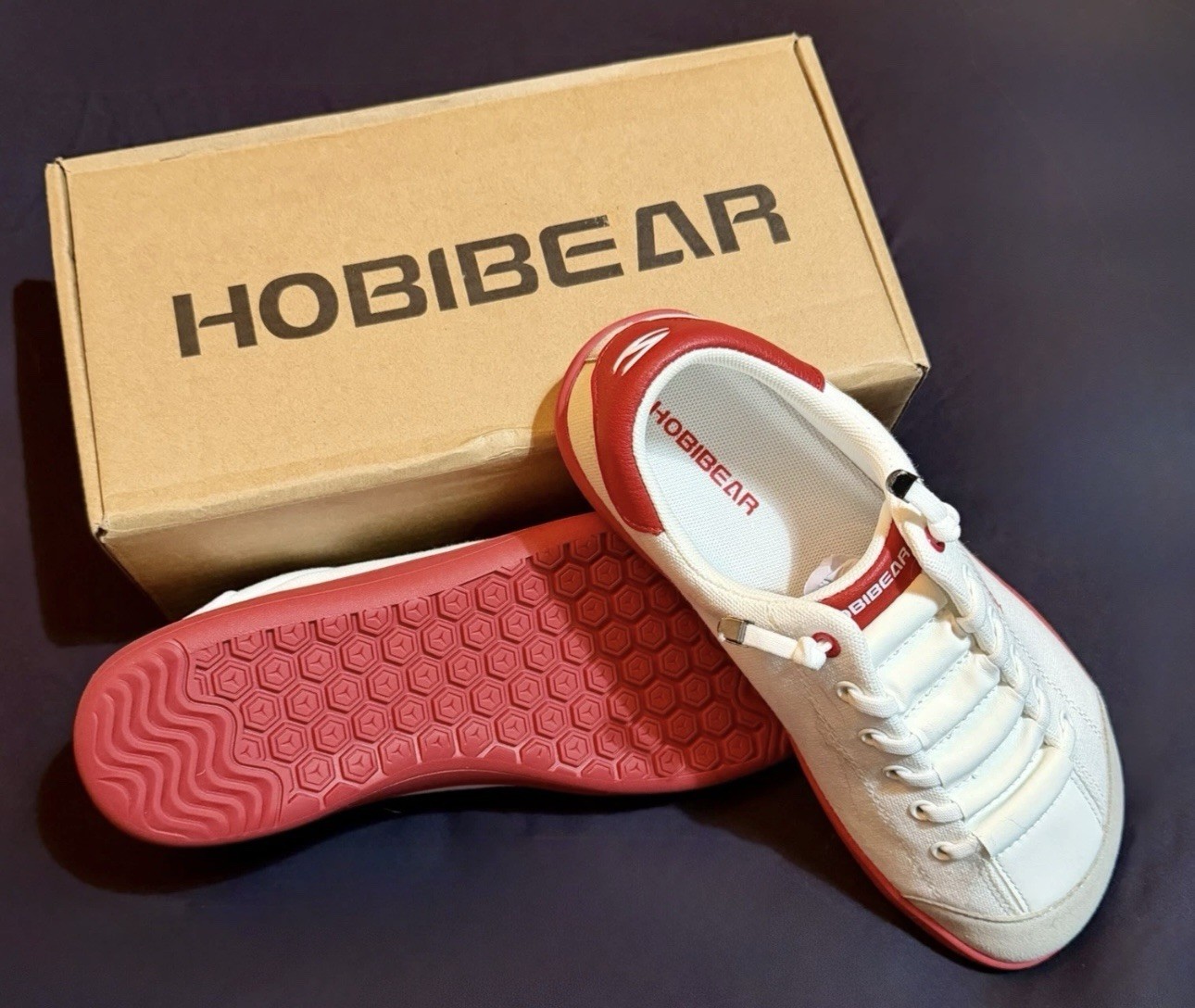 HOBIBEAR Barefoot Low Top Lace Up White Red Athletic Sneakers EU 39 New In Box