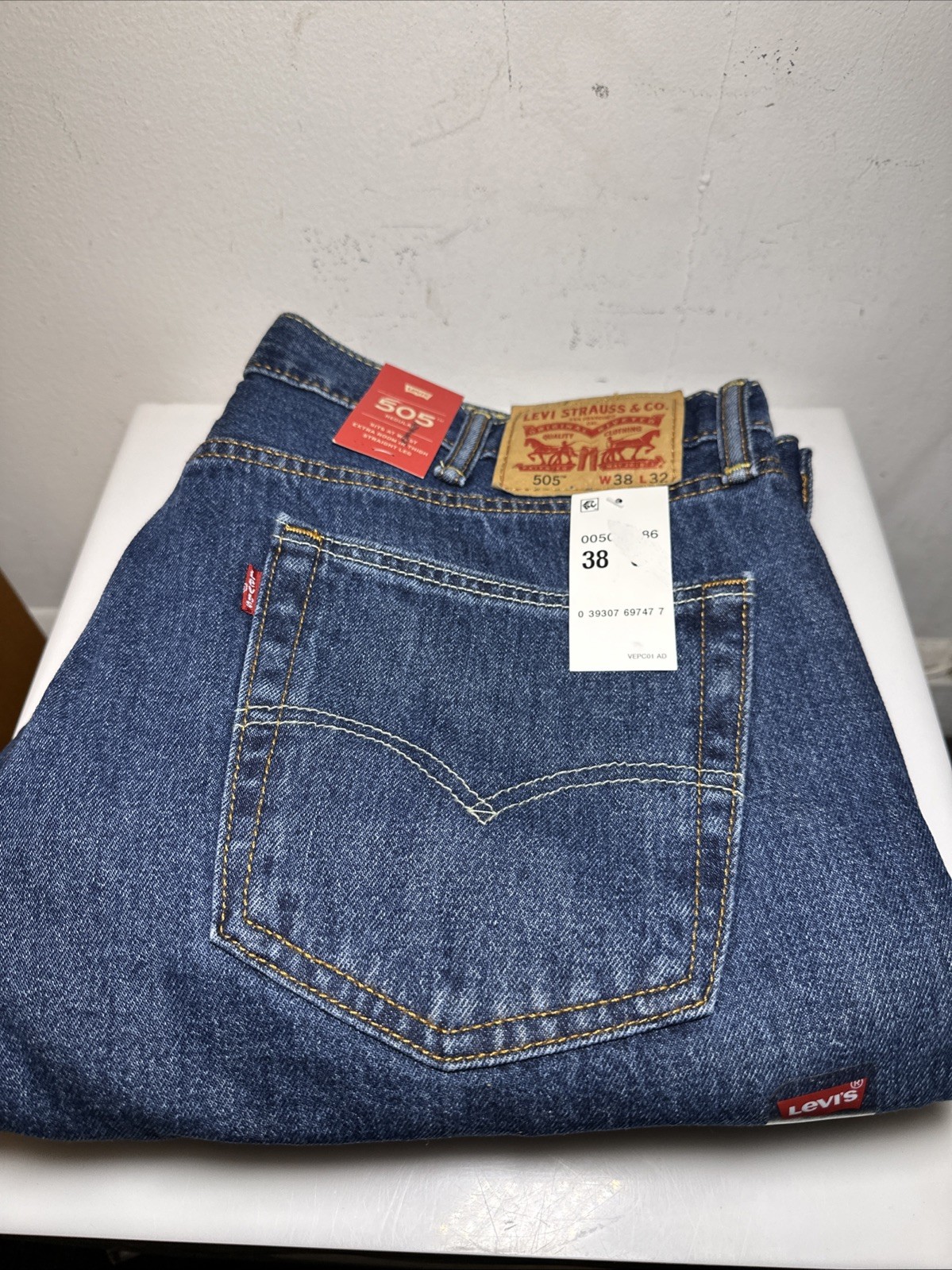 Levi’s Men’s 505 Regular Fit Jeans Size 38 X 32 Blue Color NWT