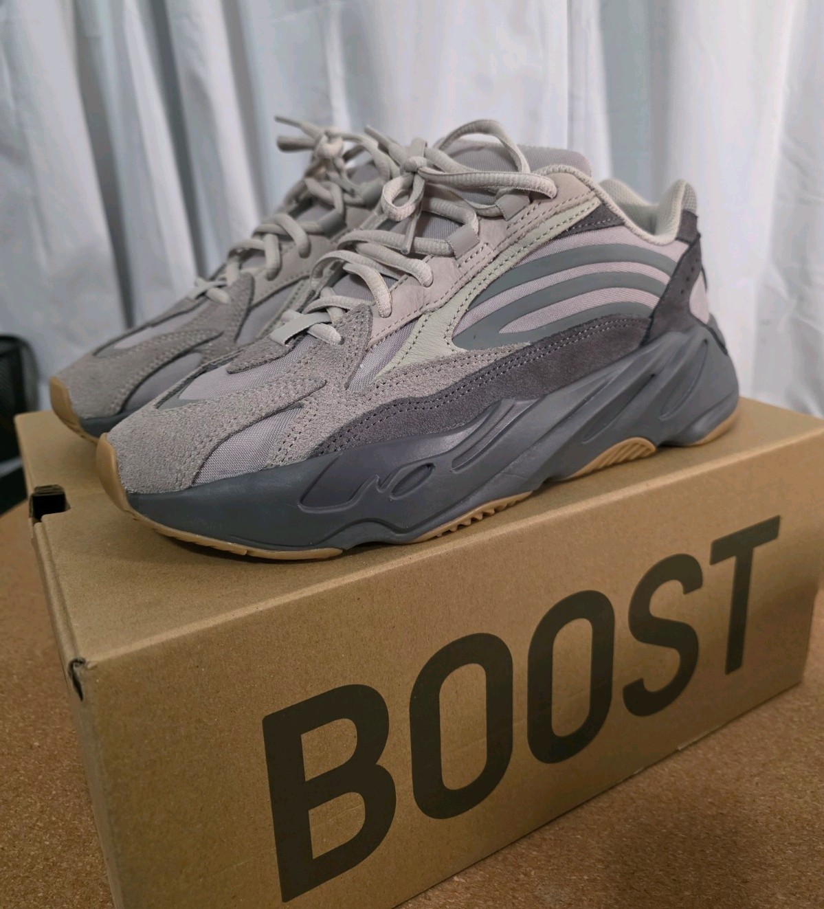 Adidas Yeezy Boost 700 V2 7.5 Tephra Gray Suede Low Top Sneakers FU7914