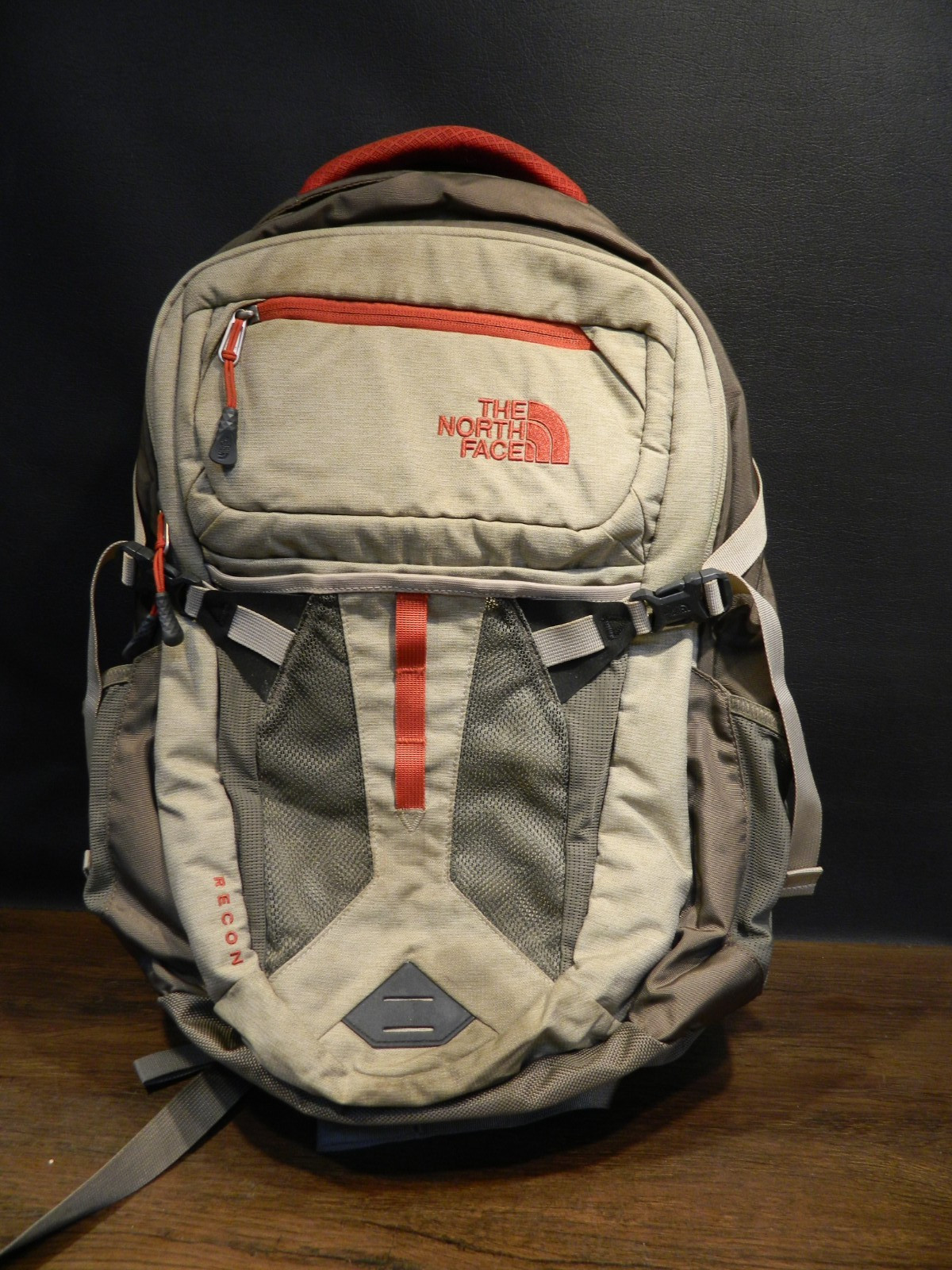 The North Face Recon Backpack Brown maroon FlexVent Laptop School Travel Daypack