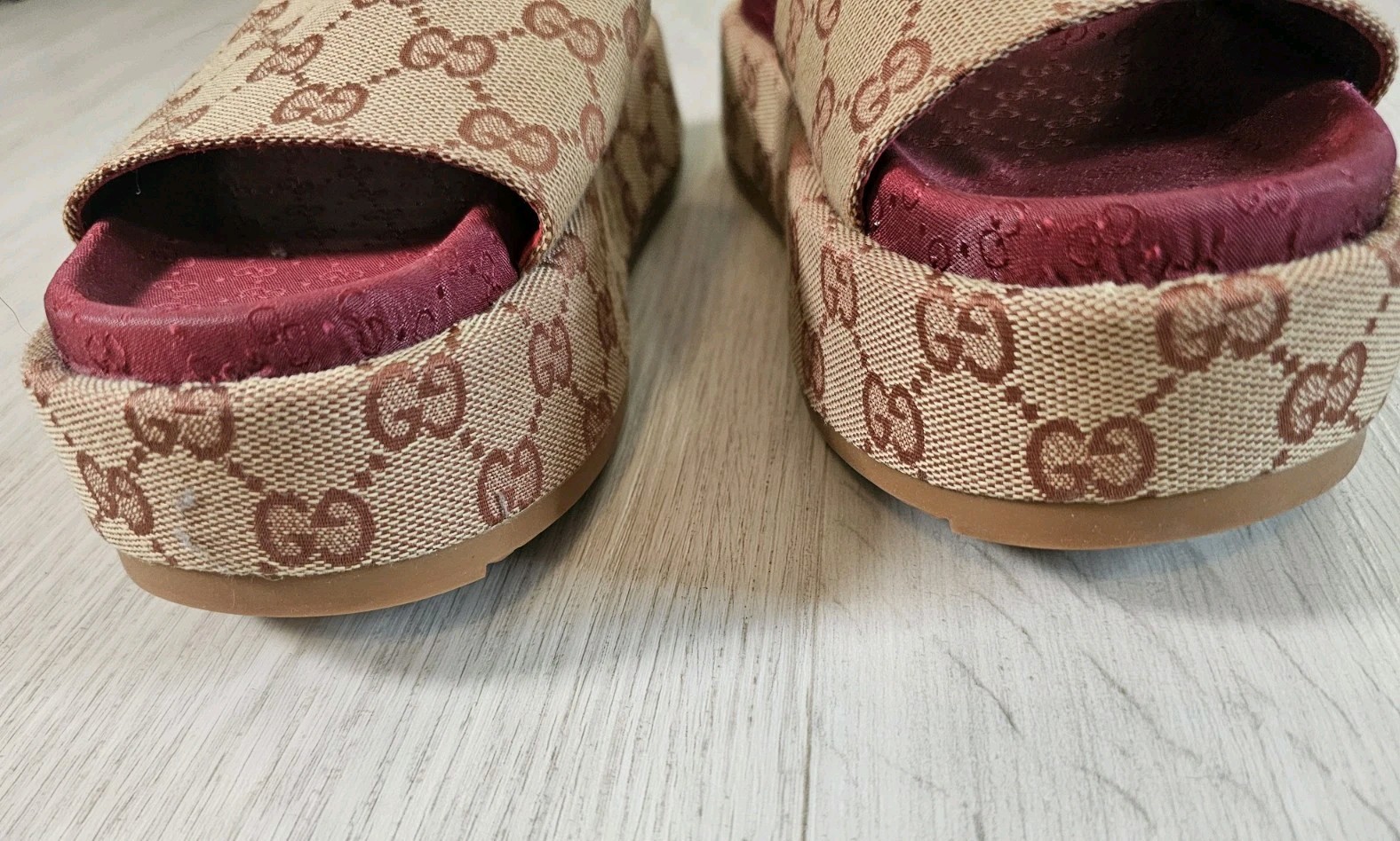 Gucci Angelina Burgundy GG Monogram Logo Platform Slide Sandal EU 37 US 7