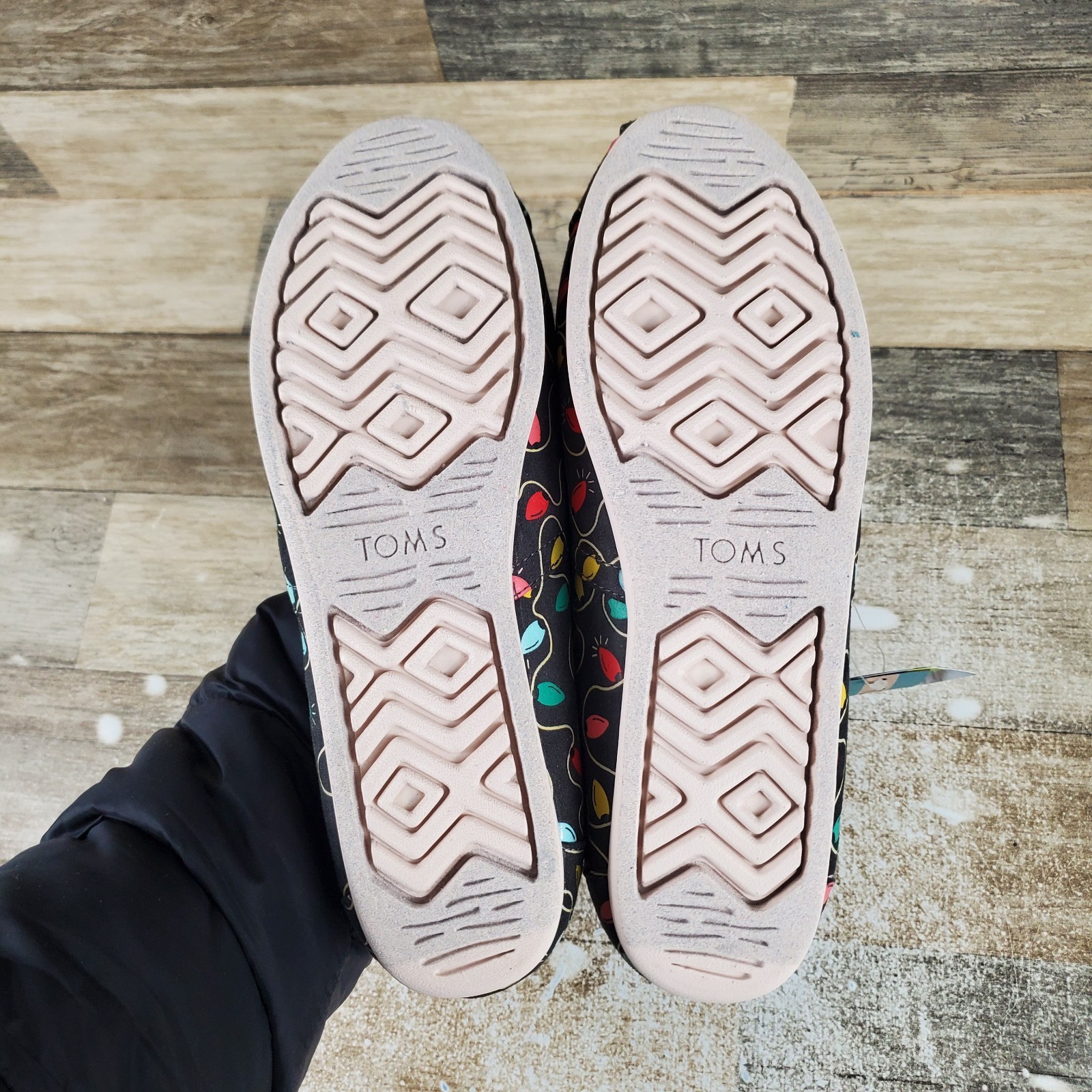 Toms Alpargata Womens Flat Shoes 9.5 Black Forged Iron Tree Lights Print Slip On