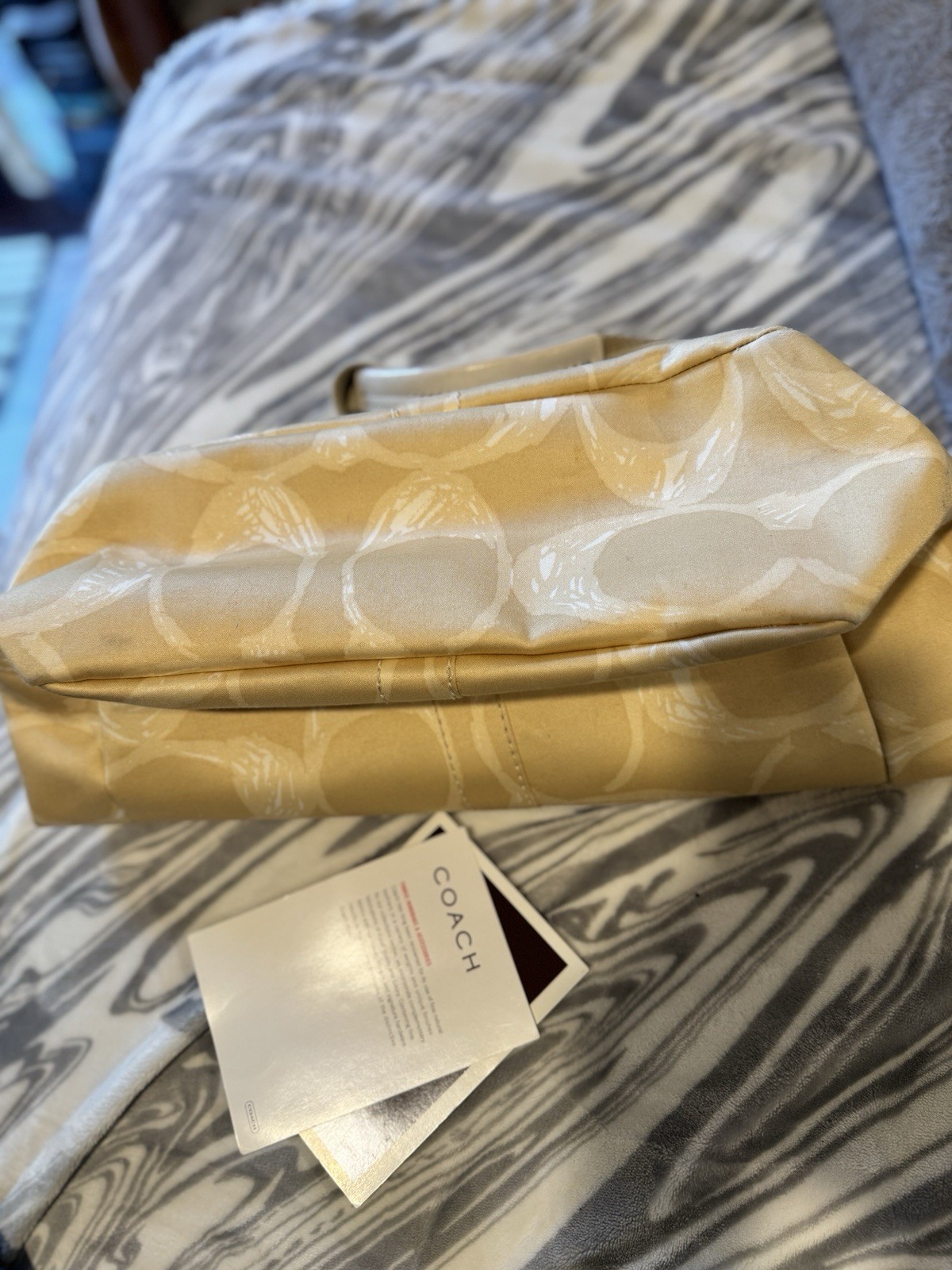 Coach Beige Signature Logo Tote Bag Zip Top Double Handles Gold Hardware Pockets