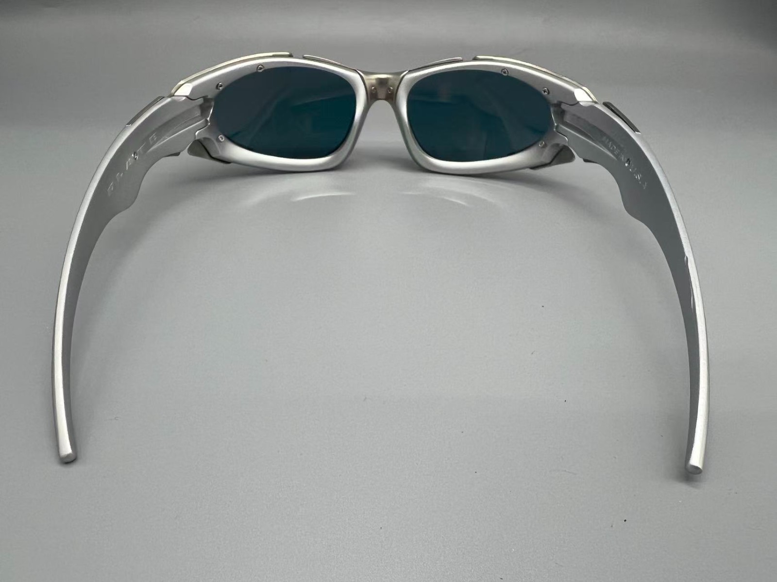 Retro Oakley Plate Silver Frame Orange Lens Y2K Futuristic Shades