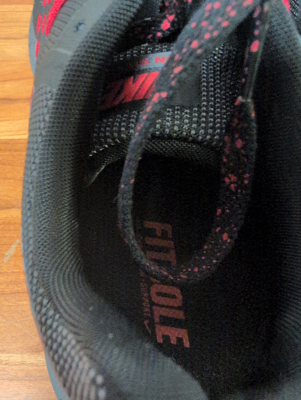 Nike Run Swift AR1945 001 Black Red Speckled Laces Size Men 8 Women 9.5