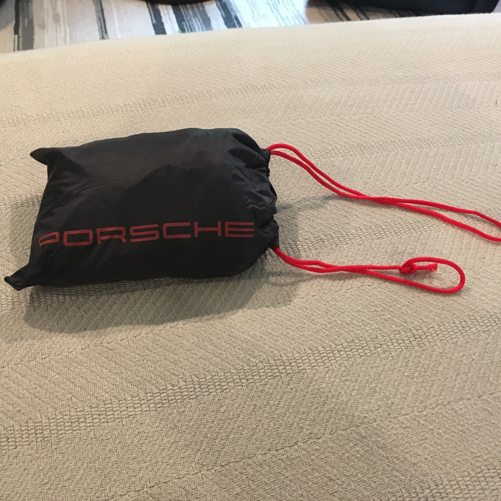 PORSCHE DESIGN PCNA PORSCHE RACING RAIN CAPE PONCHO W/SEWN IN STORAGE POUCH. NEW
