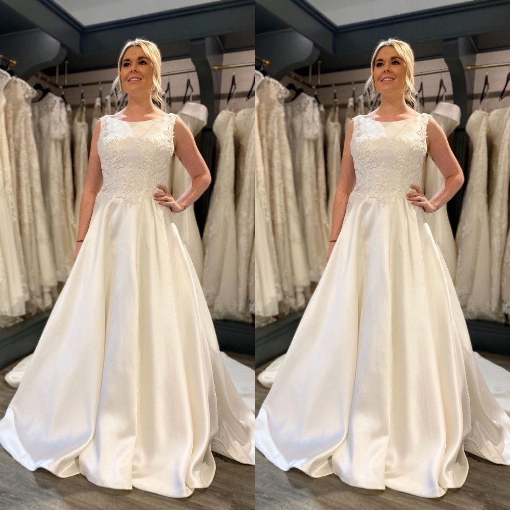 Classic Wedding Dresses Sleeveless Boat Neck A Line Sweep Train Bridal Gowns
