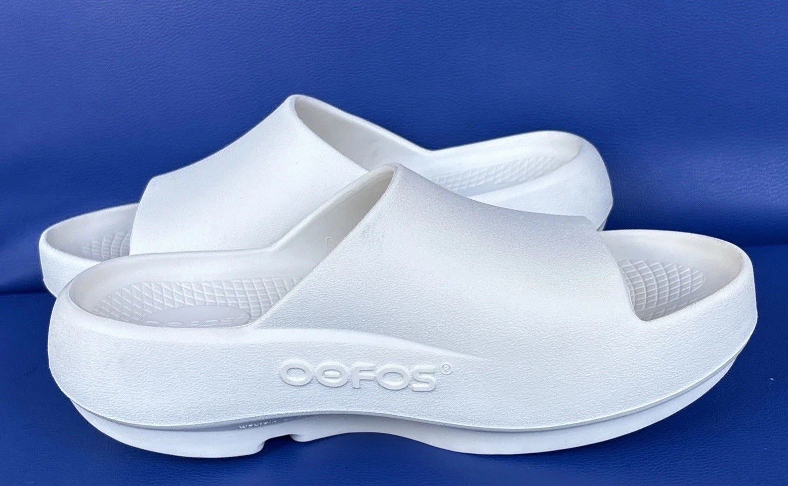 Oofos OOahh+ PLUS Sport Slide Sandals M 8 W10 Chalk White Recovery Slip On