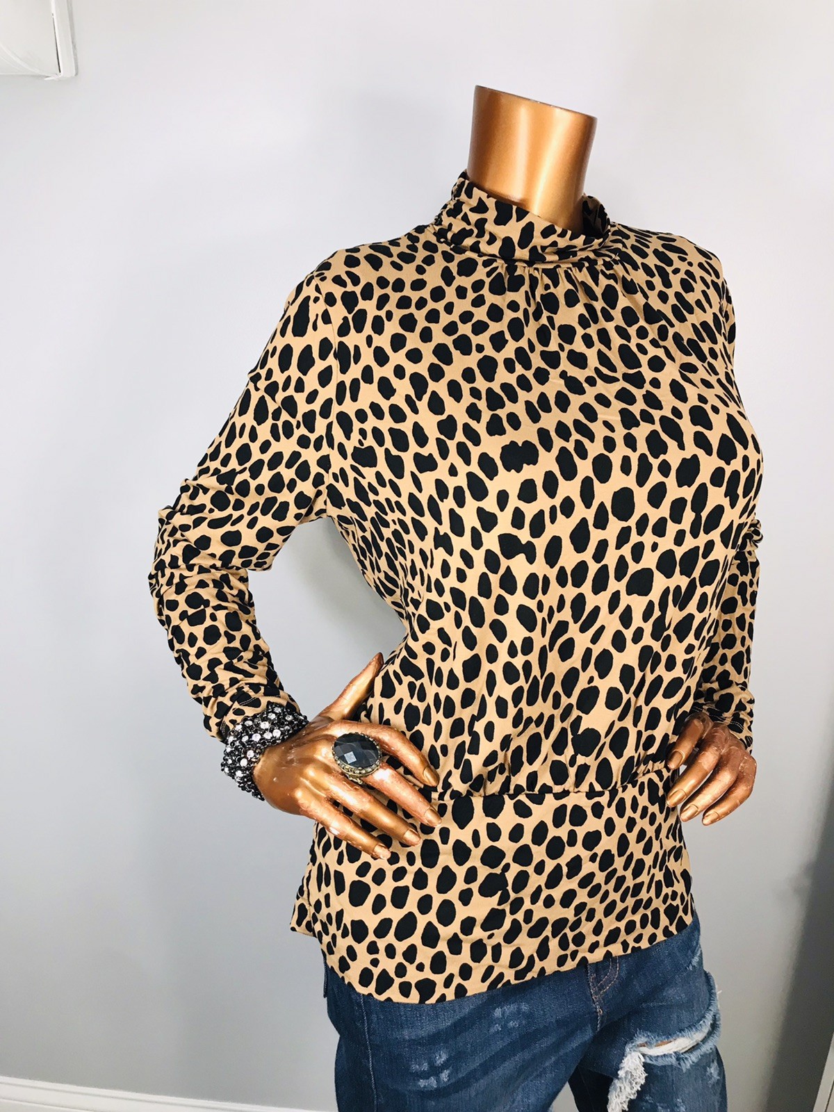Chico’s 2 or L Top NWT $79 Stretch Banded Hem Animal Print Bit Heavy Blouse Mock