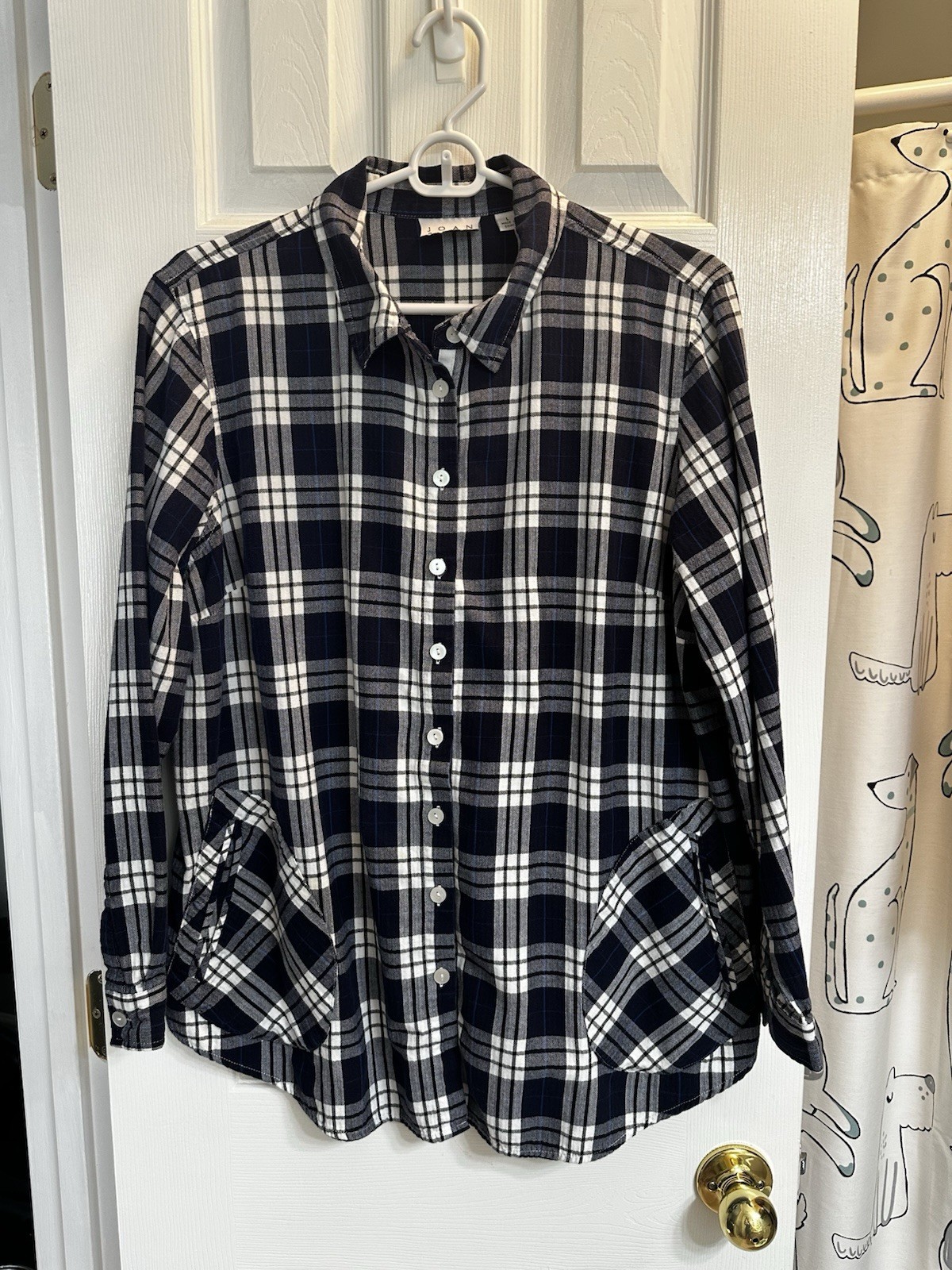 Joan Rivers Women’s Long Sleeve Button Up Blue Plaid Shirt With Side Pockets L