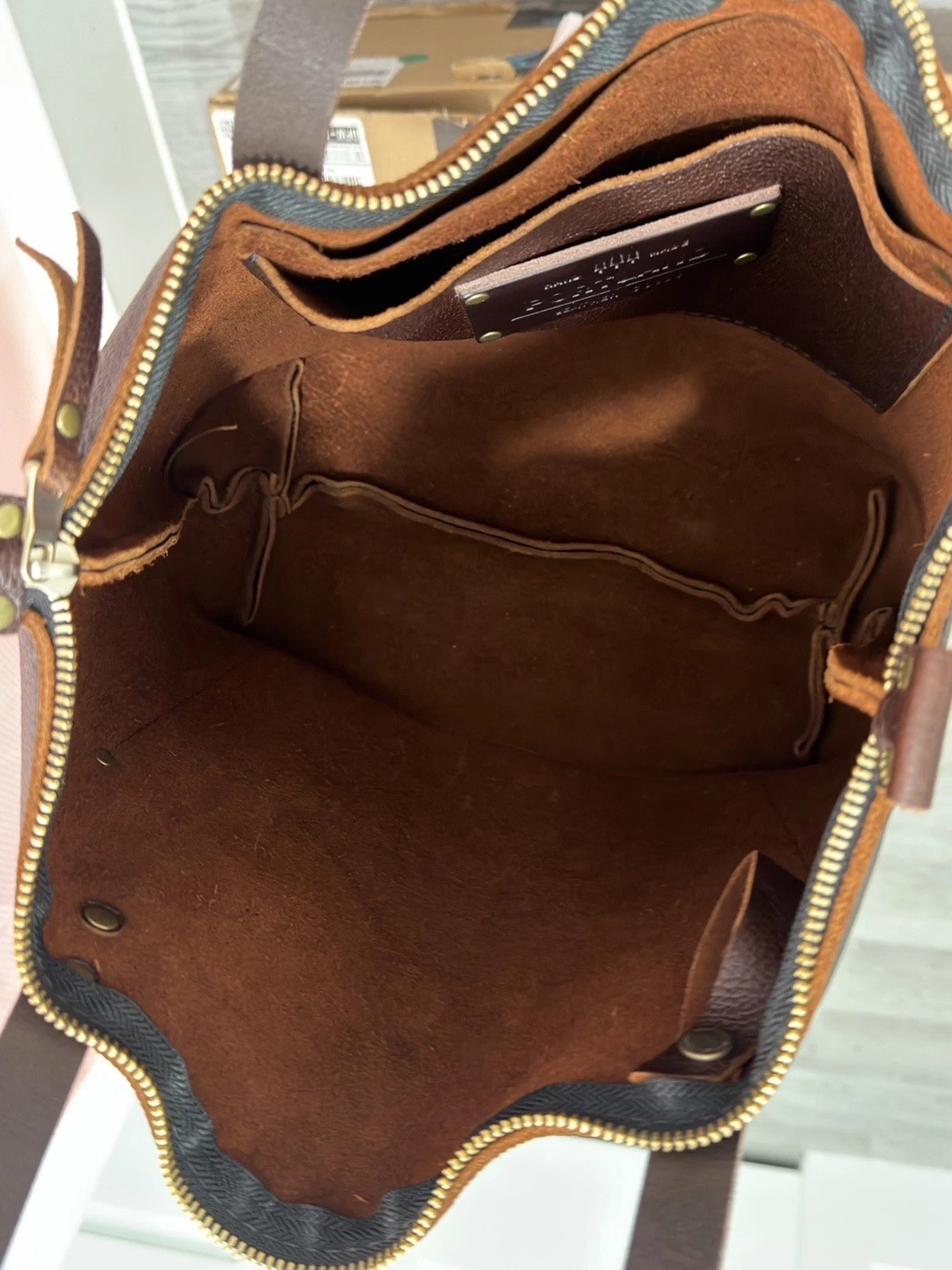 Portland Leather Goods PLG Medium Zipper Tote Cold Brew Leather Shoulder Bag new