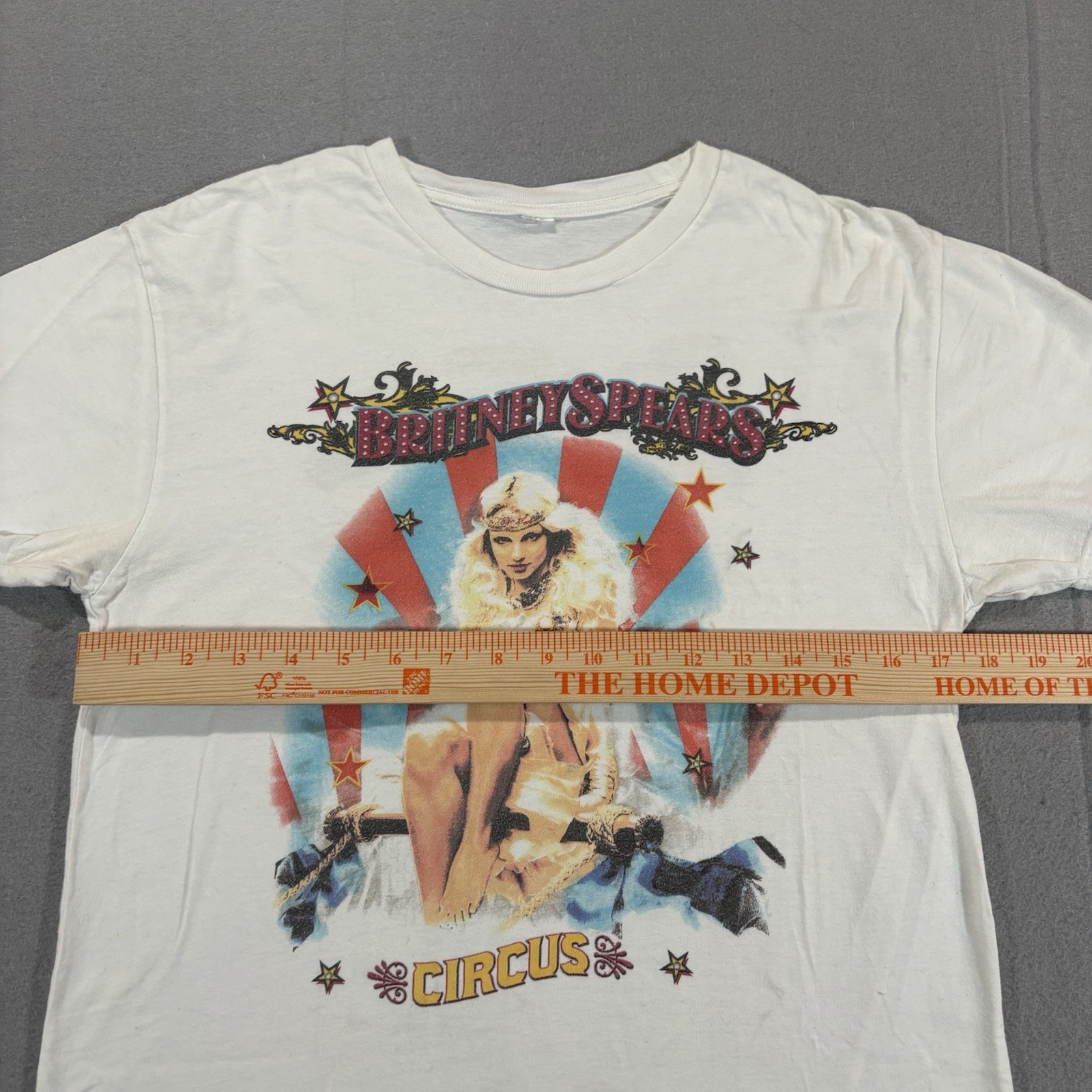 Britney Spears 2009 Circus Tour T Shirt Women’s Fits Medium Album White 2000s