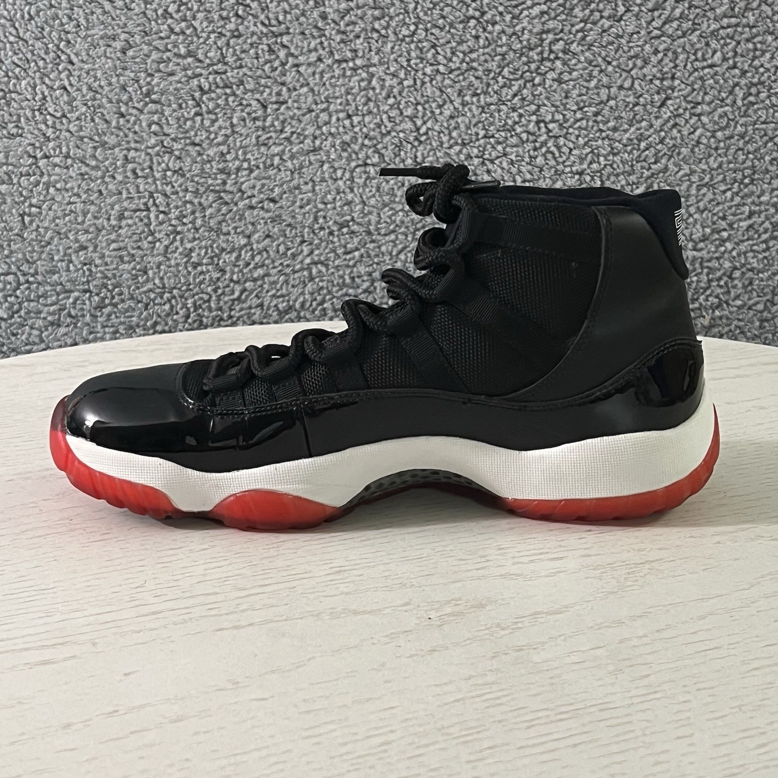 Air Jordan 11 Retro Bred 2012 Playoff Shoes Mens 10 Black Red Sneaker 378037-010