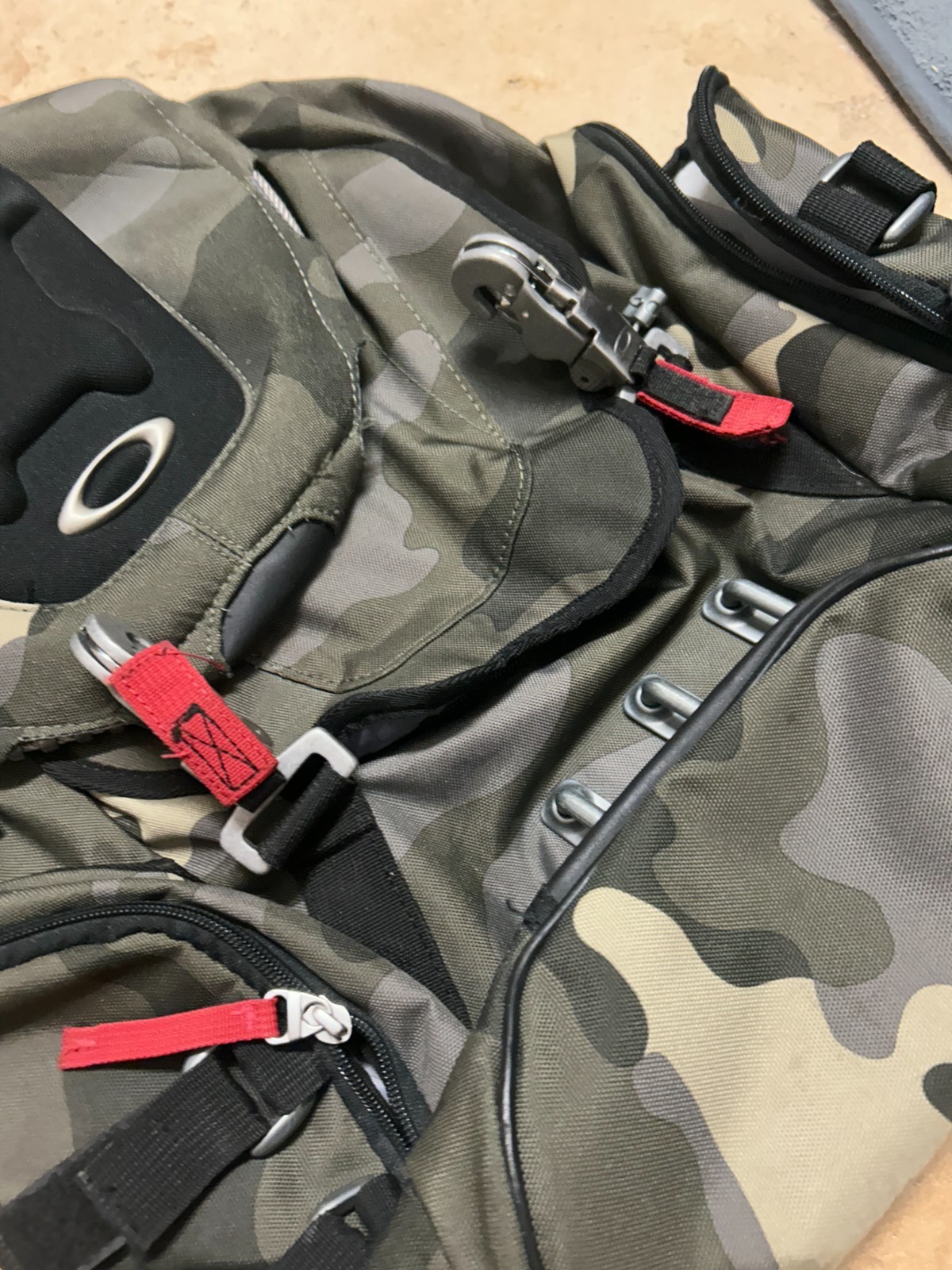 OAKLEY KITCHEN SINK BACKPACK Herb Camo 34L Tactical Field Gear Day Pack Bag