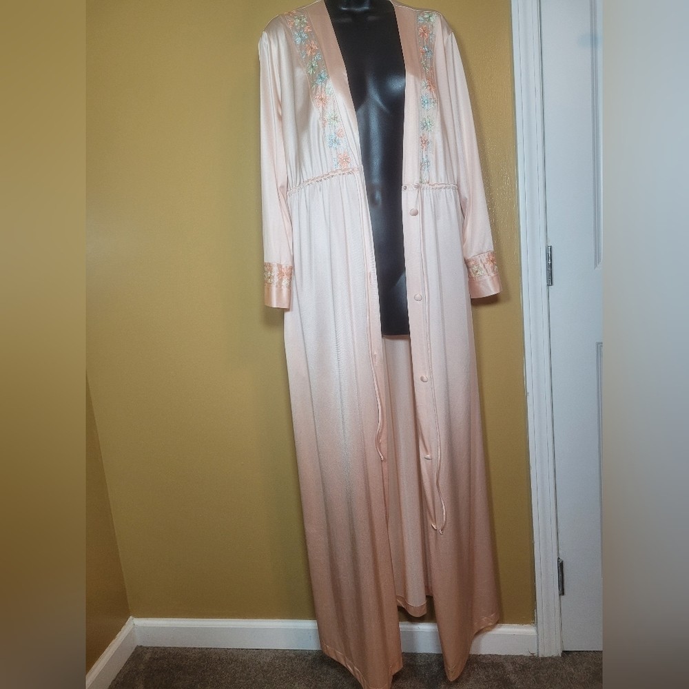 Source Unknown Peach Long Nightgown with Floral Embroidery