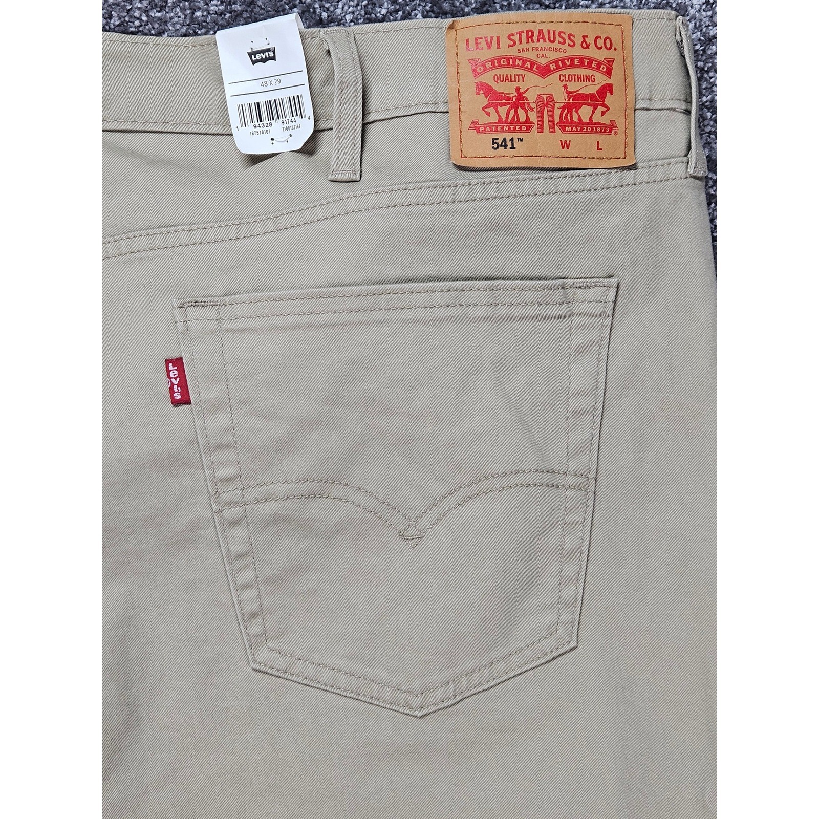 Levi’s 541 Athletic Taper Men’s 48×29 Khaki Solid All Seasons Tech Stretch NWT