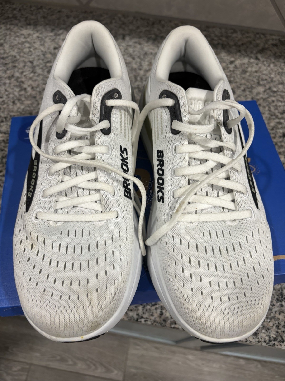 Brooks Ghost Max 3 Size 9 Men’s Neutral Great Condition