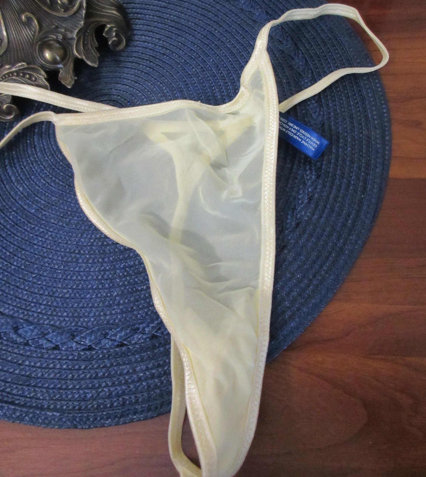 NWOT lot 4 THONGS YELLOW BLACK sparkle string COTTON assorted sizes panties