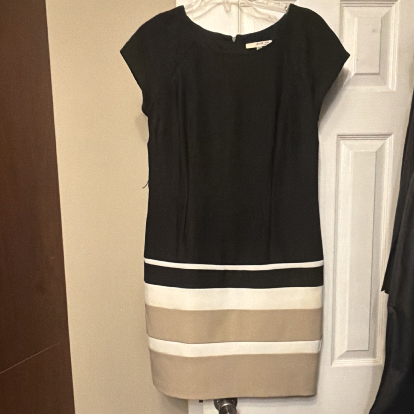 Studio One New York 10P Black/White/Beige Colorblock Sheath Knee Dress Crepe Zip