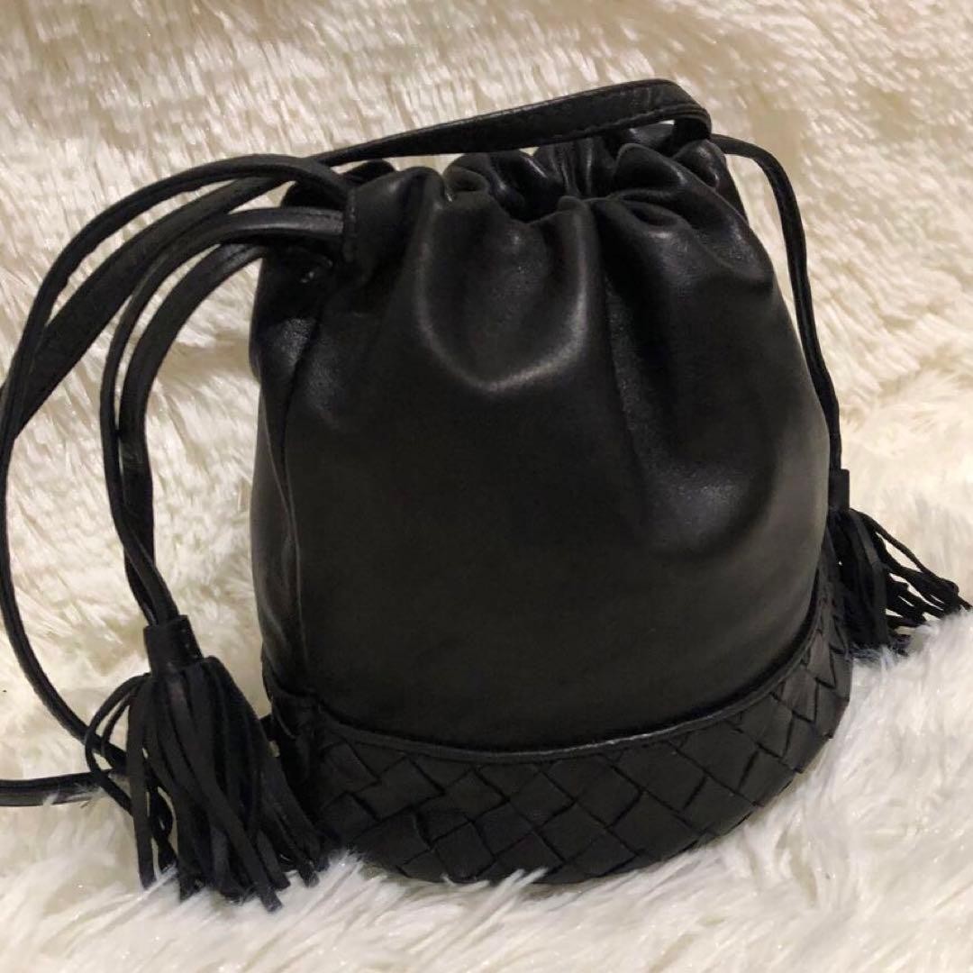 Rare and Bottega Veneta Leather Drawstring Shoulder Bag Black
