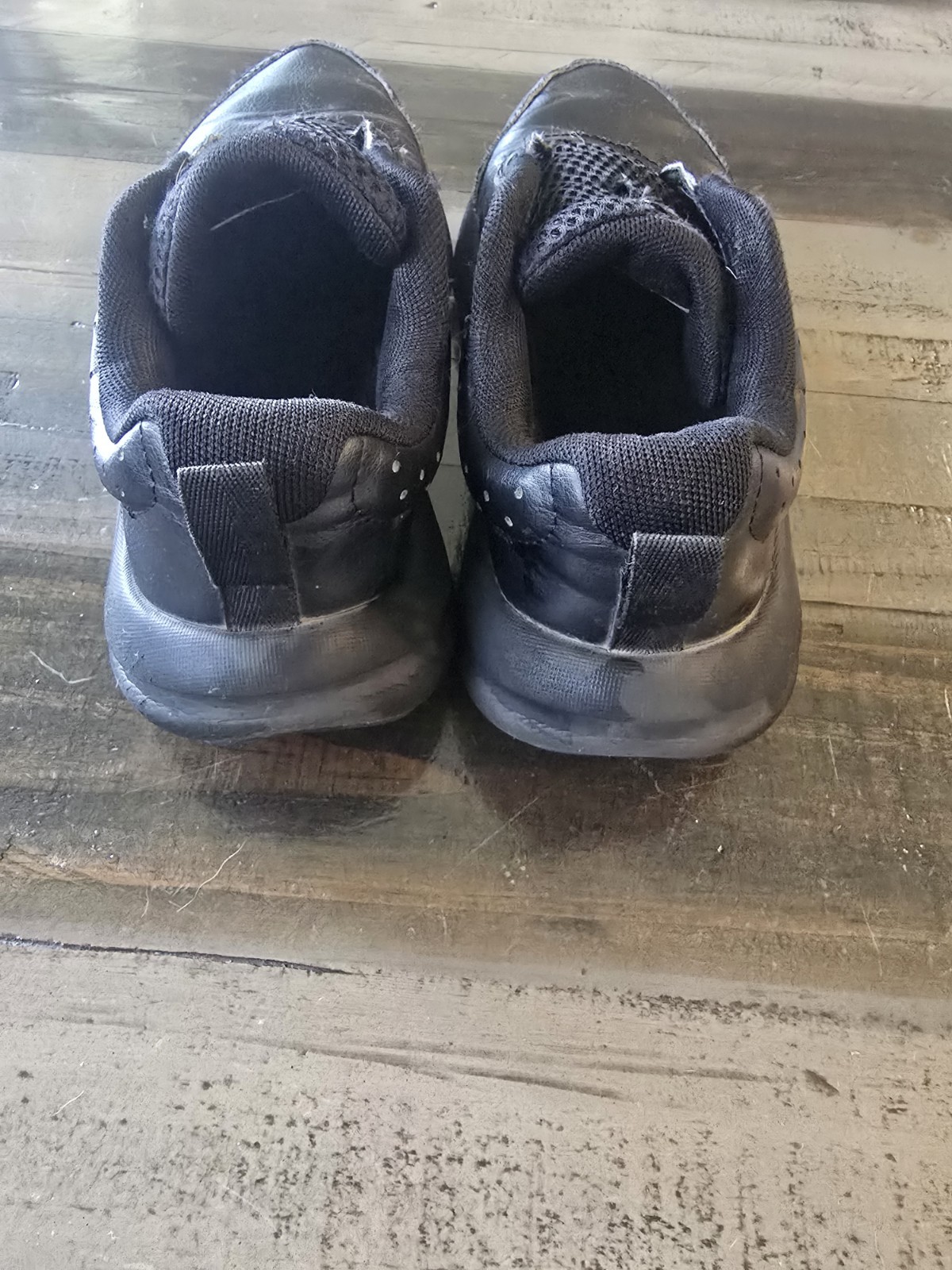 Boys Sz 3.5 Under Armour Black Athletic Sneaker Shoe