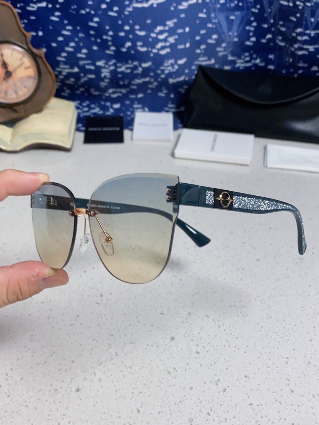 Gentle Moster FLATBA 8194 Cat-Eye Frame Sunglasses for Women Green/Gray Gradient