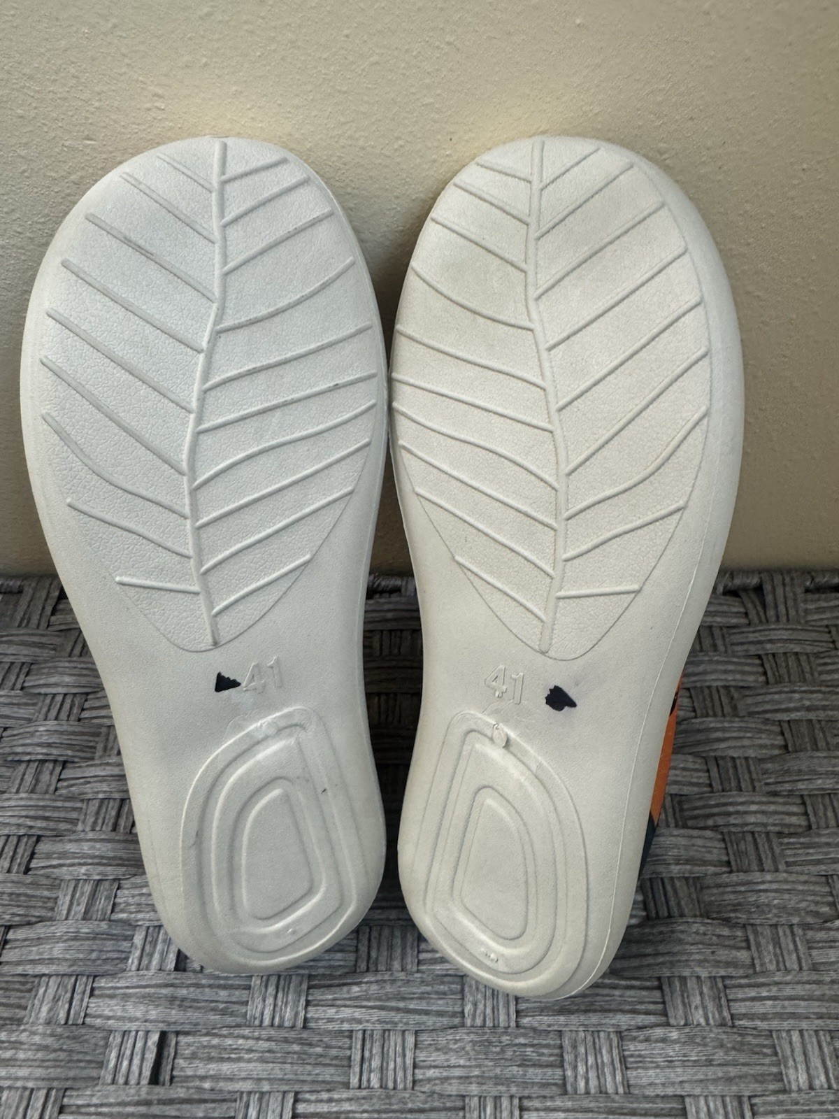 Slip-On Sneakers for Women Size 9-10 /Casual Lightweight Cat Pattern /Fabric