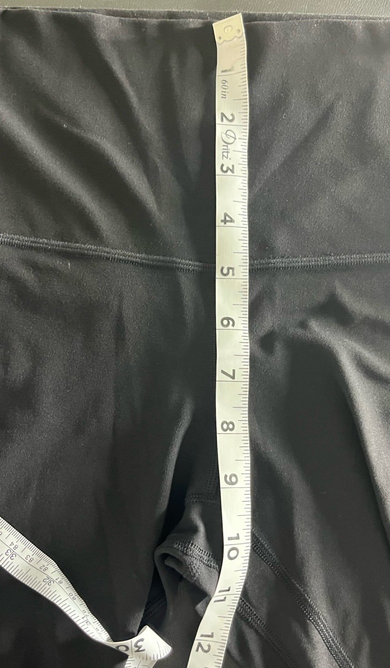 Lululemon Align Short 8″ (Size 4) Black Workout Gym Activewear