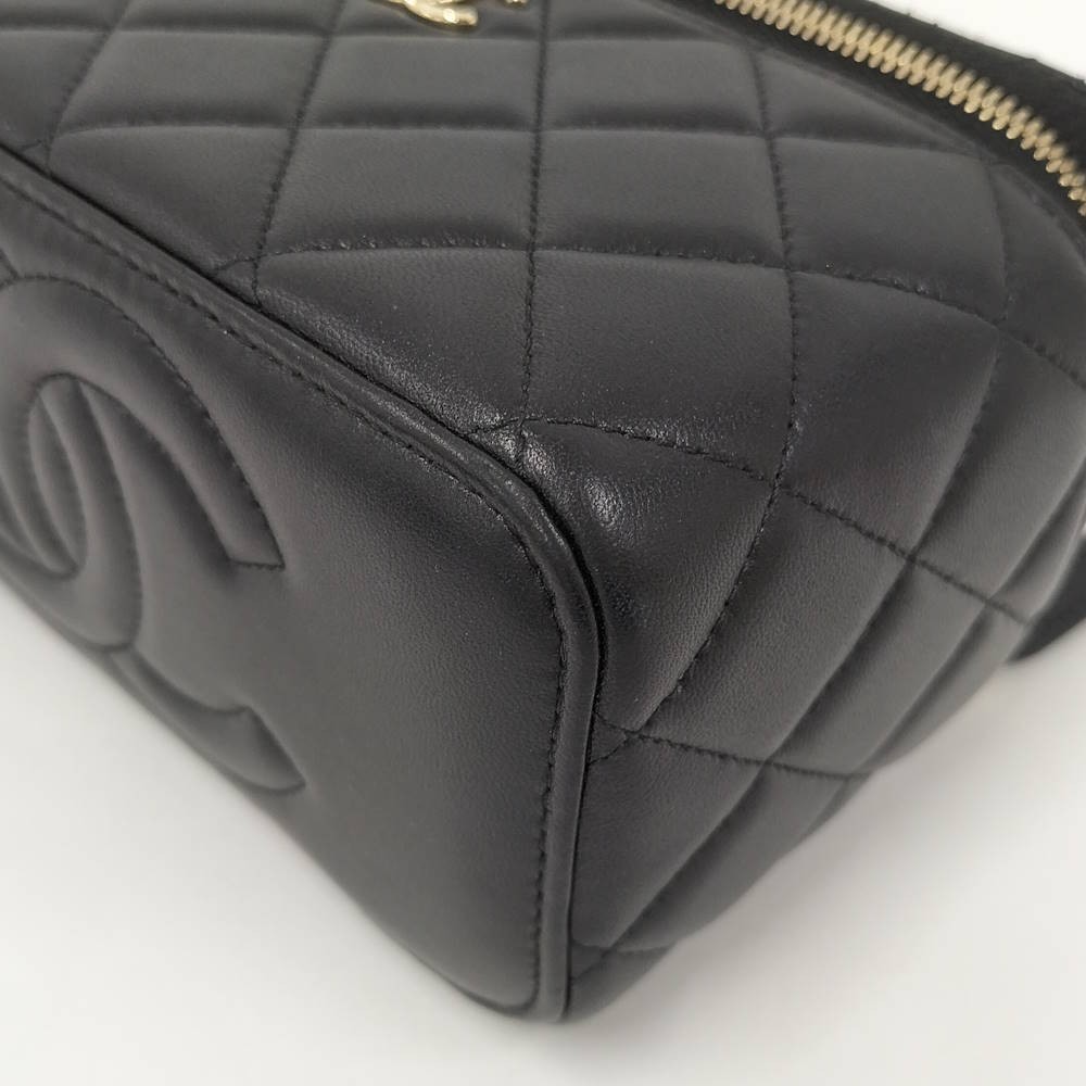 CHANEL Matelasse Vanity Chain Shoulder Bag Lamb AP2199 753033