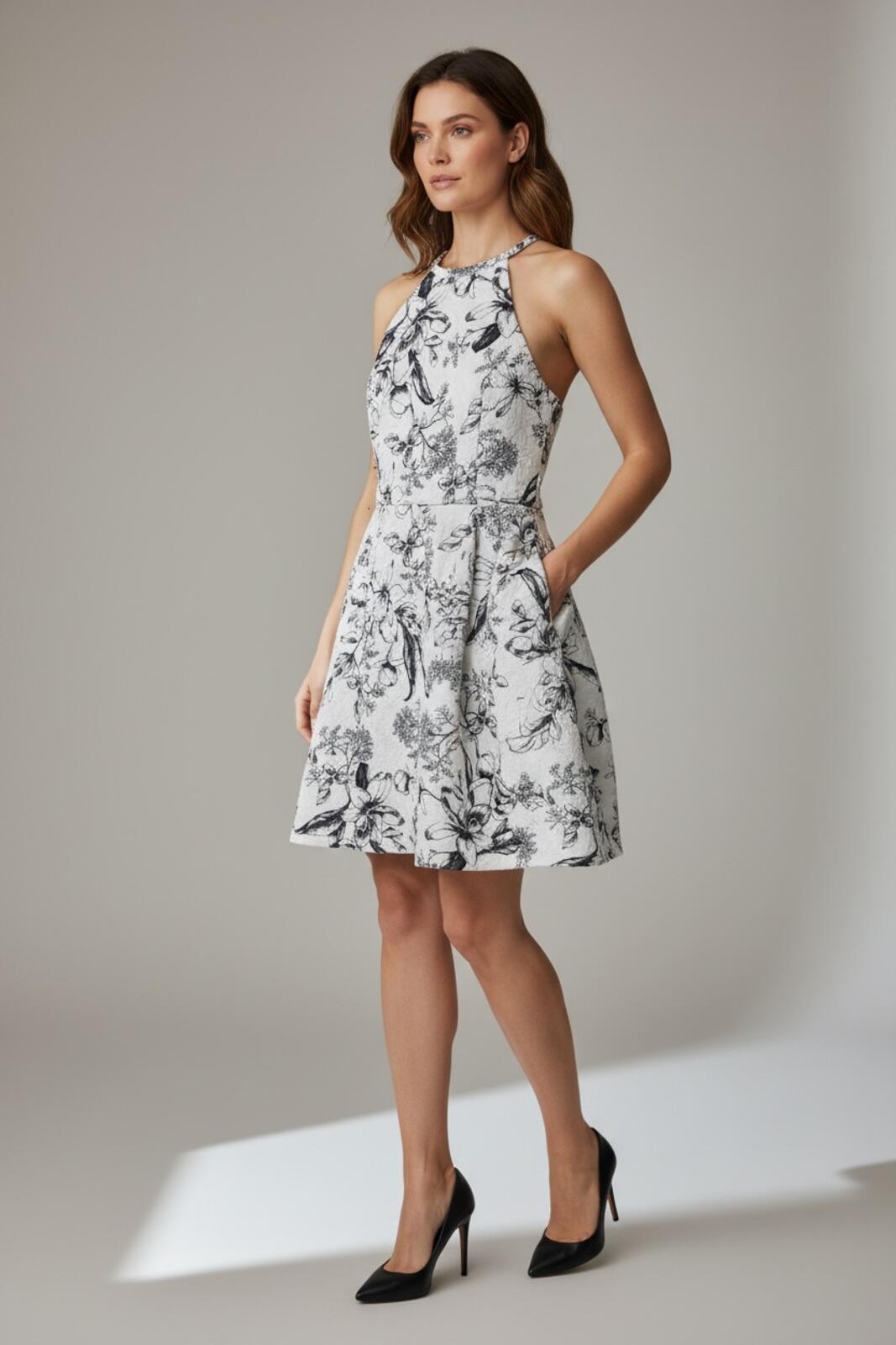 NWT White House Black Market Black and White Floral Halter 2 piece set Size 4