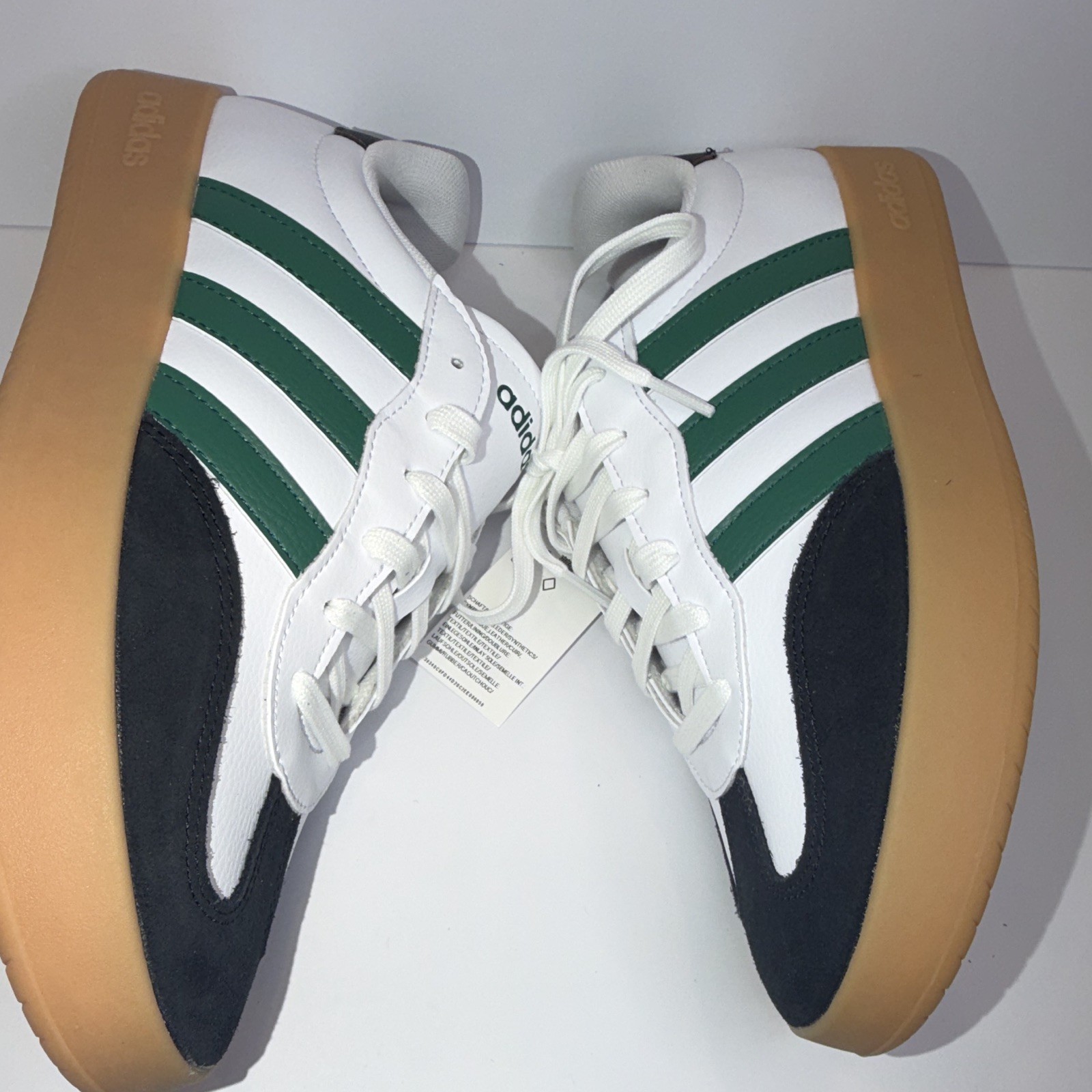 adidas Barreda Men’s Low Top Lace-Up Sneakers White/Green/Black Gum JR1323