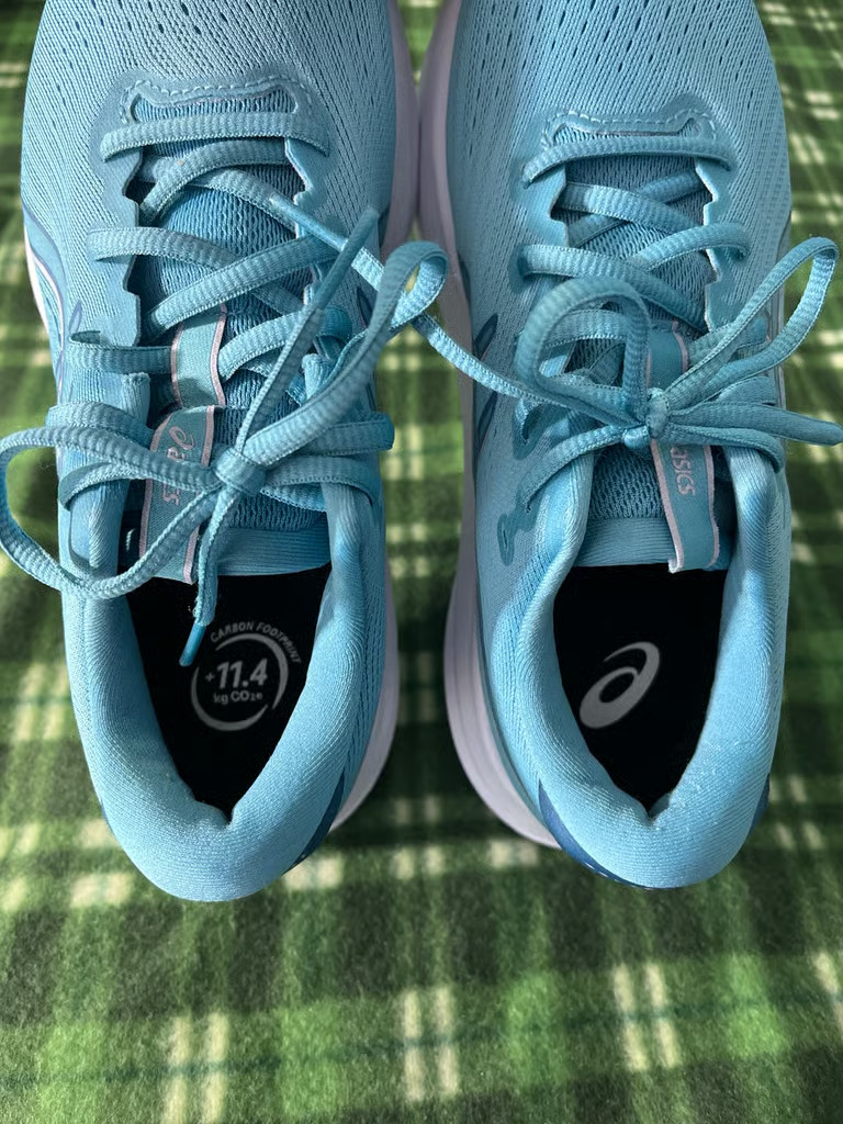 EUC ASICS Gel-Excite 11 with Amplifoam – Women’s size 8.5