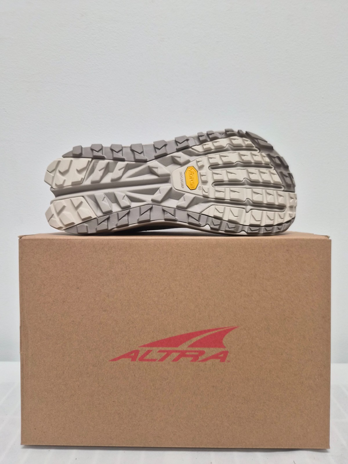 ALTRA OLYMPUS 6 Men’s NEW Medium Width W/Vibram Sole