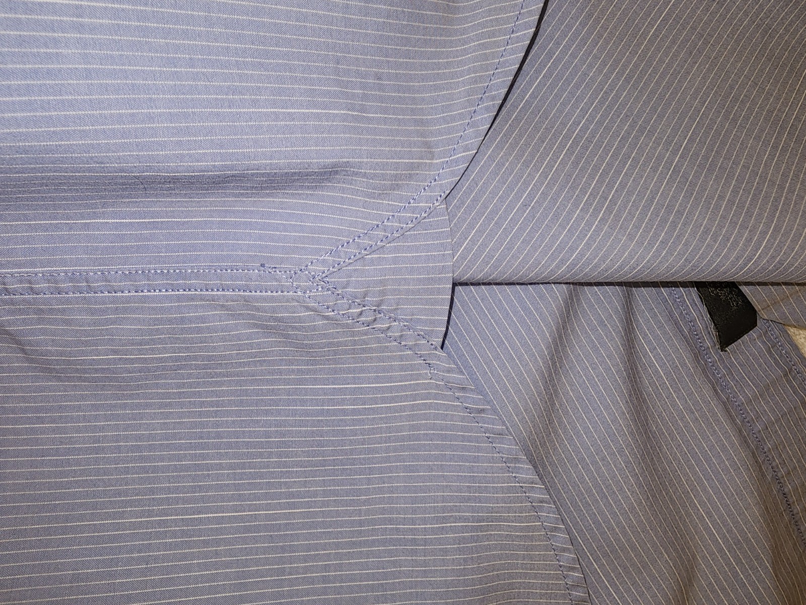 Daniel Cremieux Men’s Short Sleeve Shirt L – Blue w/White Pin Stripe-Button Coll