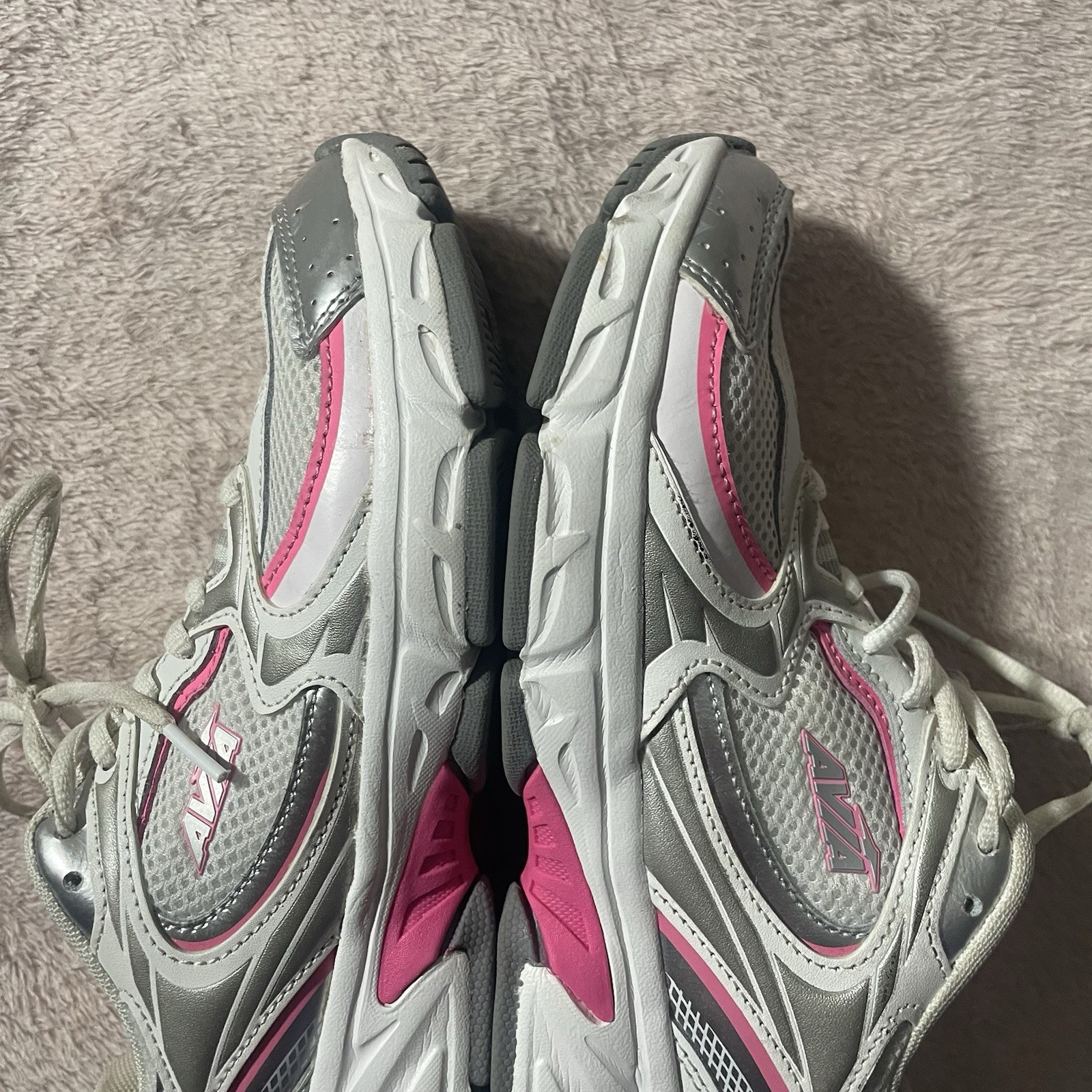 Avia Women’s 5000 Performance Sneakers Pink Silver White EUC Women’s Size 8