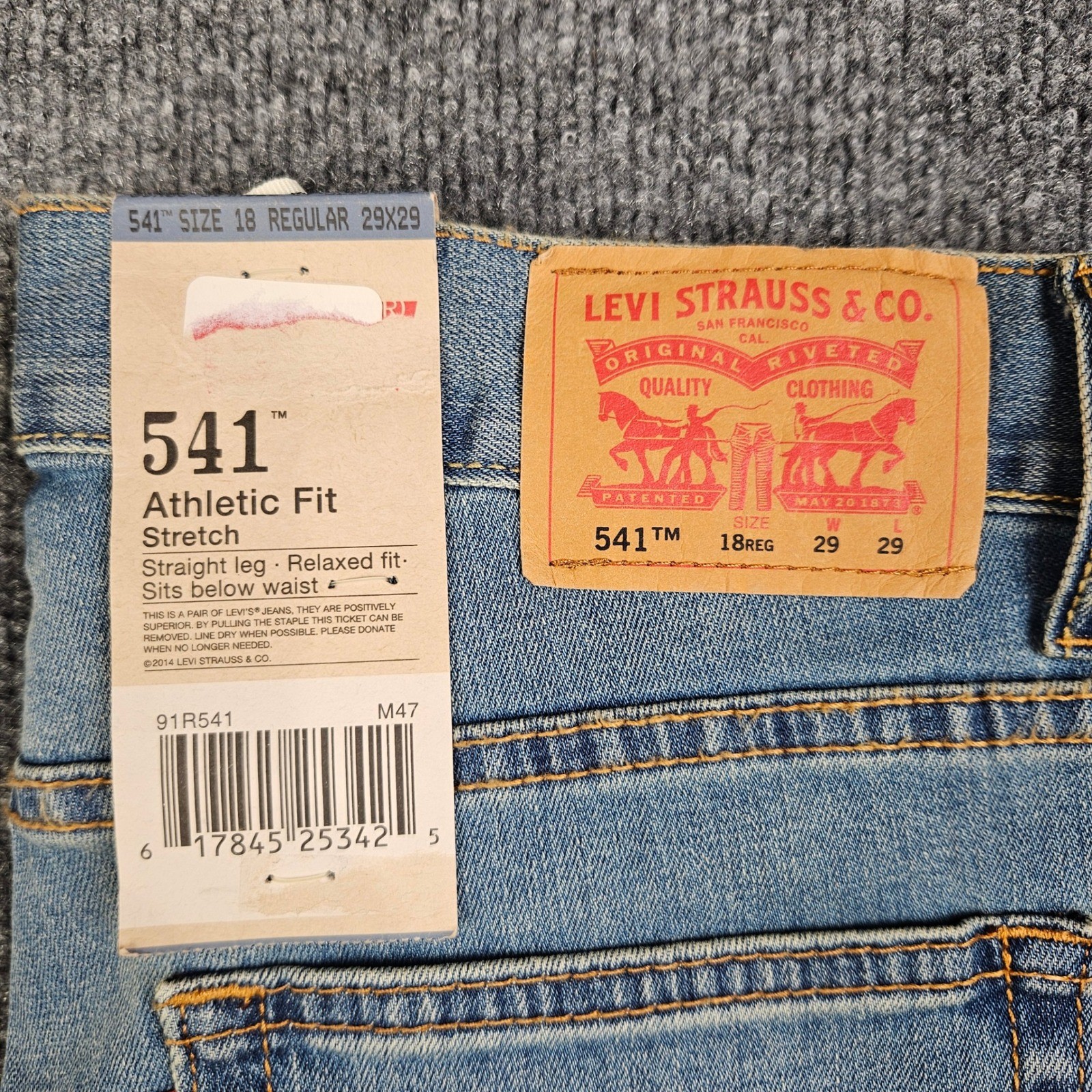Levis 541 Athletic Fit Jeans Boys 18 Reg W29 L29 Relaxed Straight Denim Med Wash