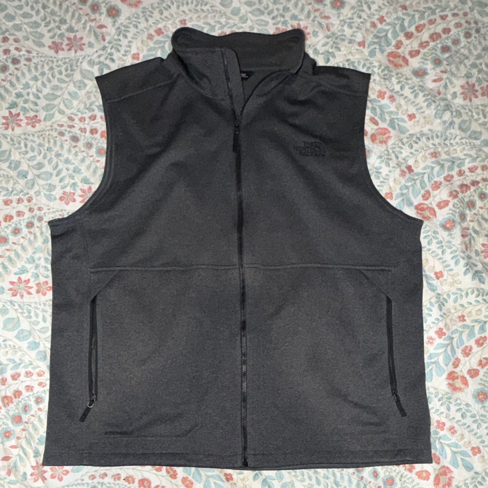 The North Face Men’s Gray Full-Zip Vest Size L Stand-Up Collar Logo